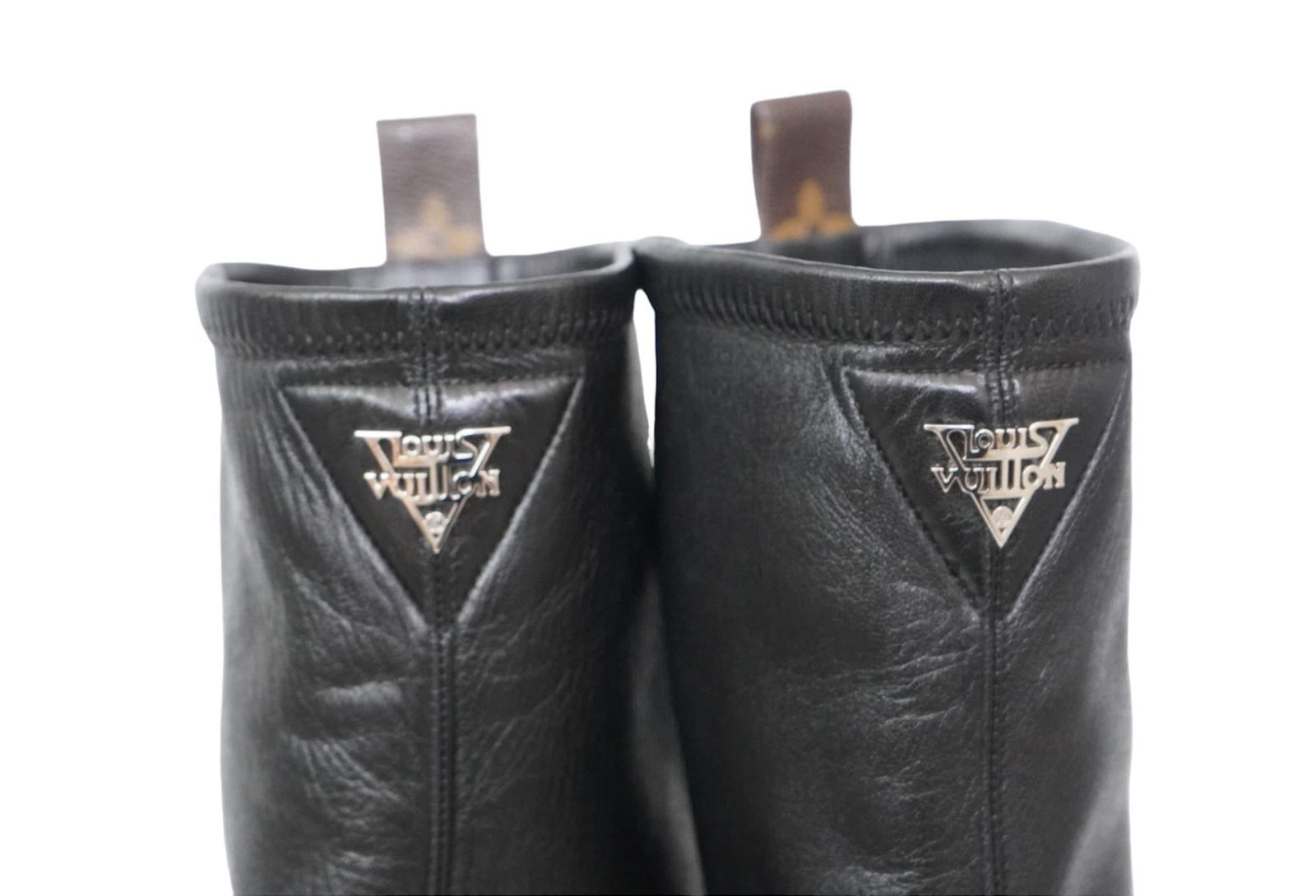Louis Vuitton Black Long Leather Heeled Boot - 20