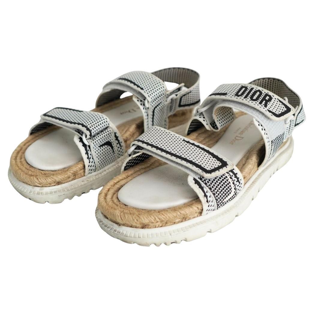 Christian Dior Technical Knit Jute Dioract White Sandals 38: Christian Dior Technical Knit Jute Dioract Sandals Size 38 Good overall condition, has some wear consistent with use, can be professionally cleaned. Double velcro closure. Small platform. Reserve: