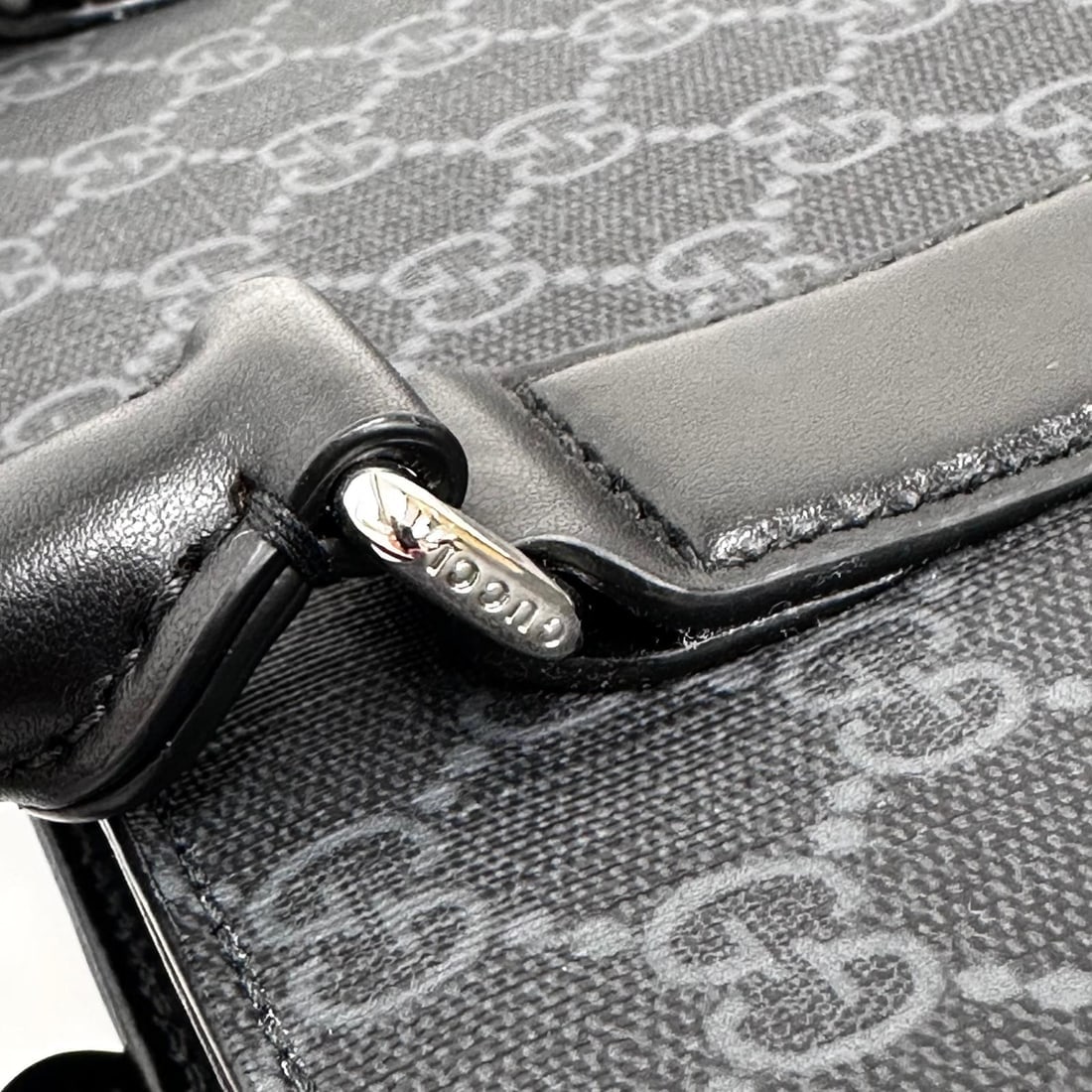GUCCI Black GG Supreme Canvas Business Bag - 10