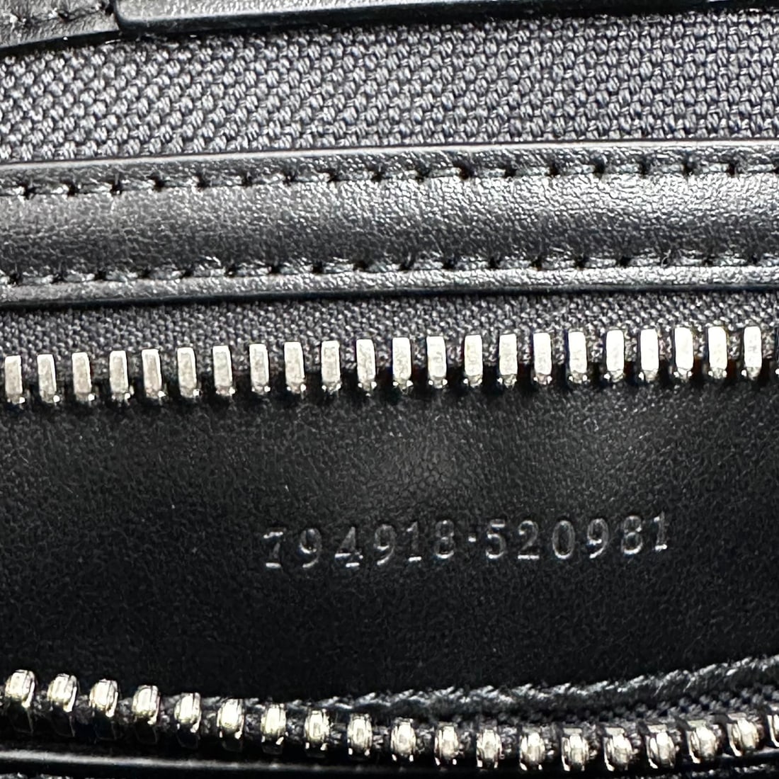 GUCCI Black GG Supreme Canvas Business Bag - 14