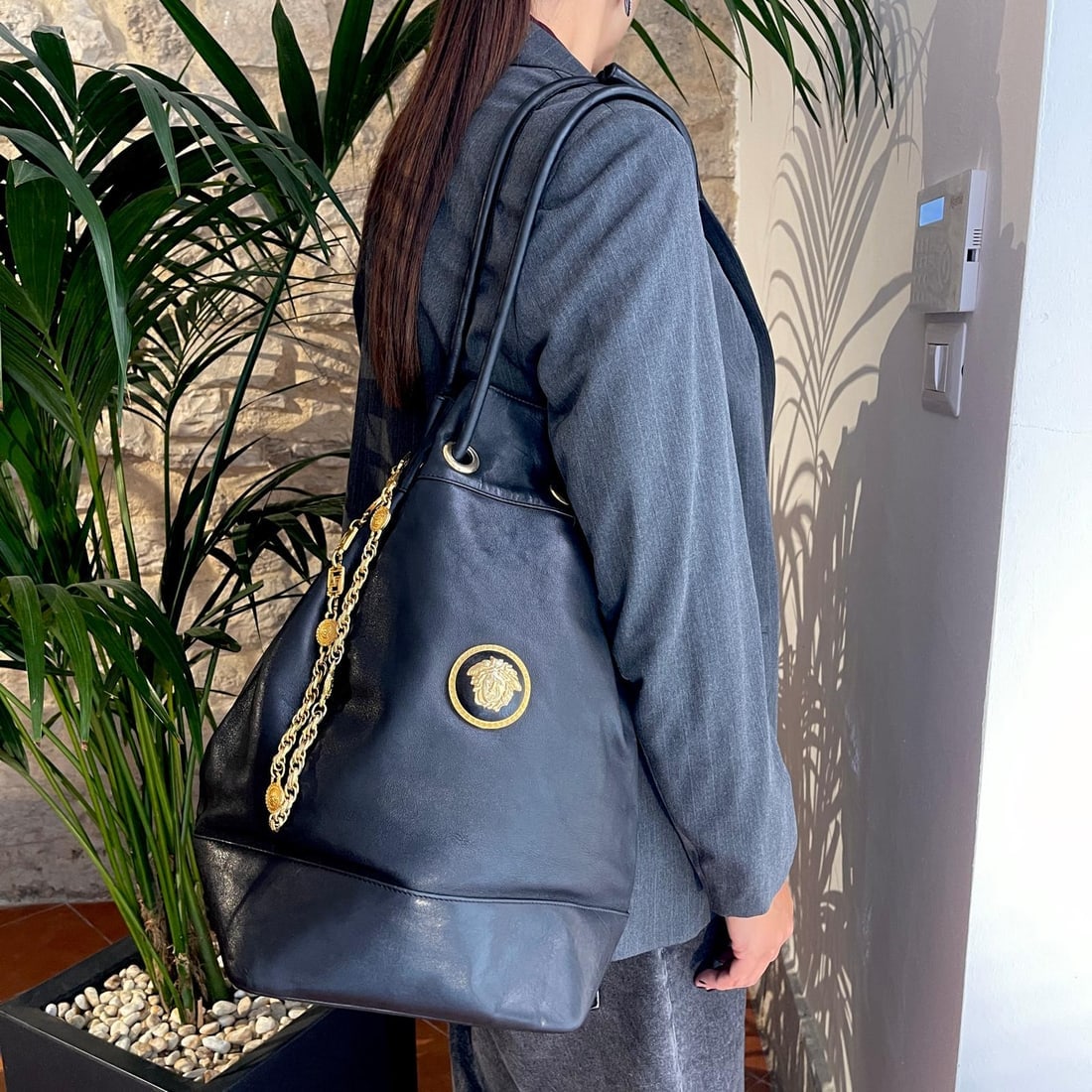 GIANNI VERSACE Couture Medusa Maxi Vintage Bag in Black Leather - 2