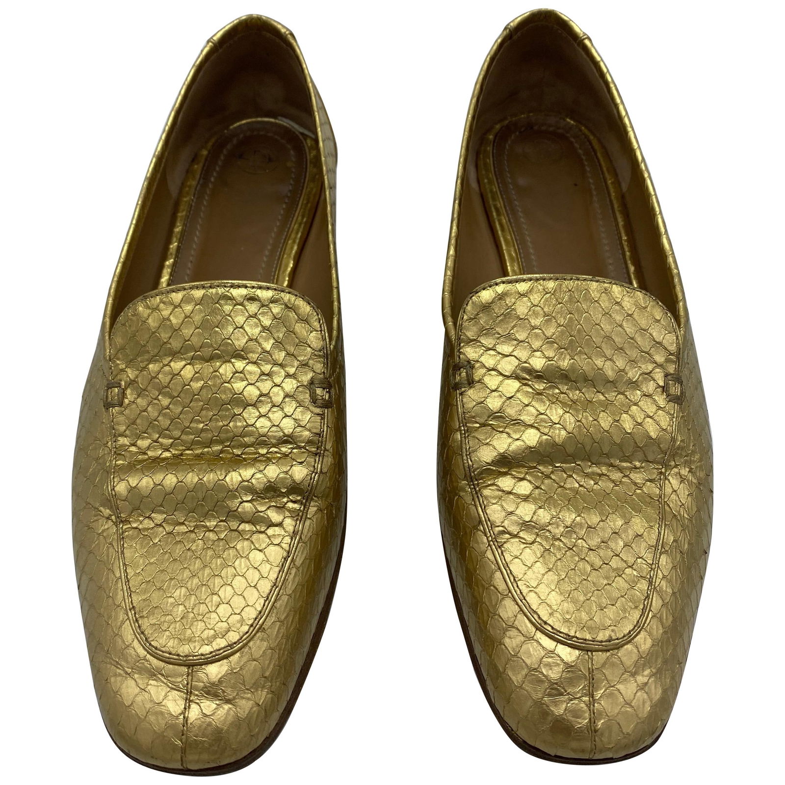 The Row Adam Mocassin Gold Watersnake Flat Shoes Size 39: Product details: Featuring metallic and animal skin finish, moccasin style flat shies, the heel height is 1". Made in Italy. Est. Retail is $990. Reserve: $552.00 