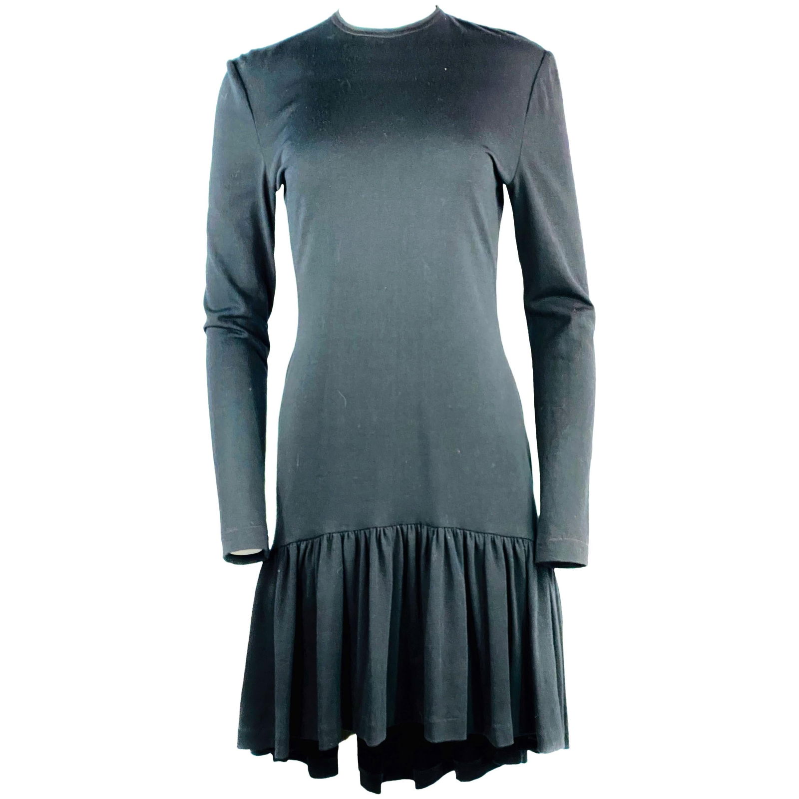 Vintage PATRICK KELLY Paris Black Long Sleeve Wool Mini Dress Size 42: Vintage PATRICK KELLY Paris Black Long Sleeve Wool Mini Dress Size 42 Product details: Size 42 Total front lenght is 38" and the back lenght is 45" 85% Wool, 15% Nylon Long Sleeves Rear zip and hook