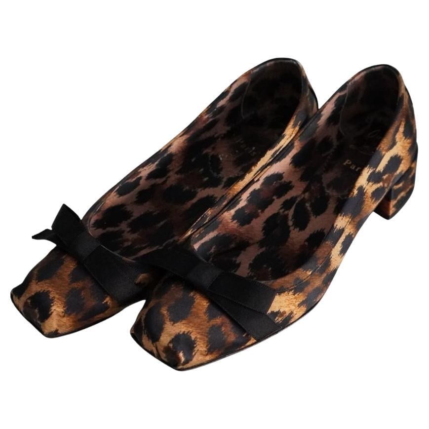 Christian Louboutin Mamaflirt 30 Brown Leopard Ballet Kitten Heels 39: Christian Louboutin Mamaflirt 30 Brown Leopard Ballet Kitten Heels Heel height 1 1/2" Great condition, wear shown on soles, consistent with use. Water damage to the shoe box only. Size 39. Reserve: