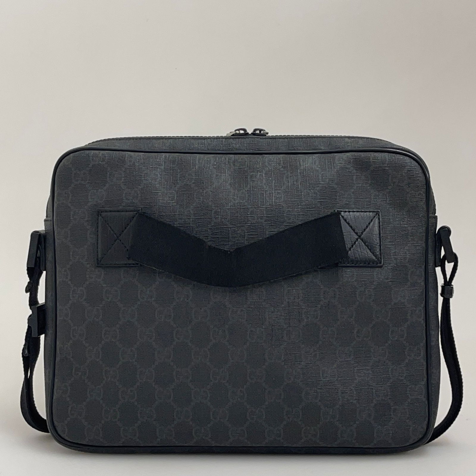 GUCCI Black GG Supreme Messenger Bag - 5