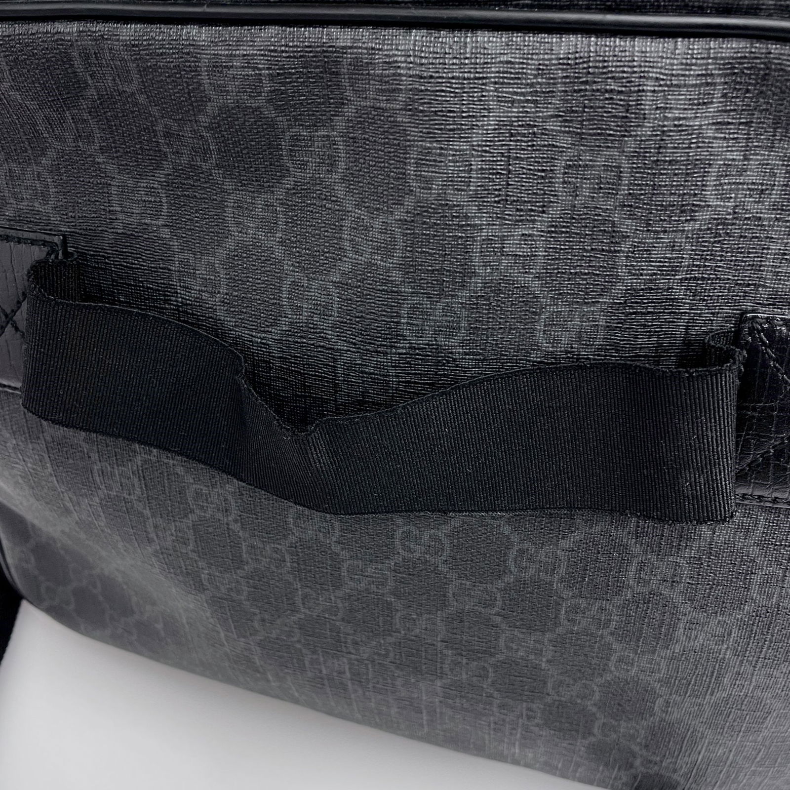 GUCCI Black GG Supreme Messenger Bag - 6