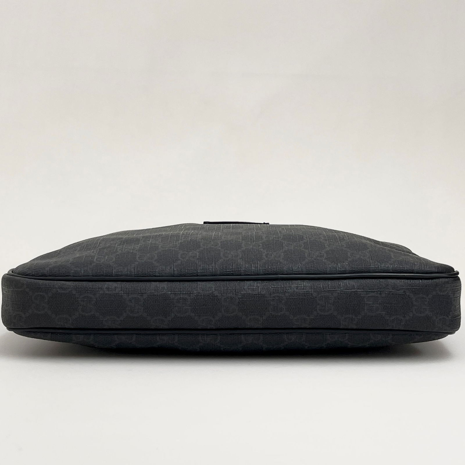 GUCCI Black GG Supreme Messenger Bag - 8