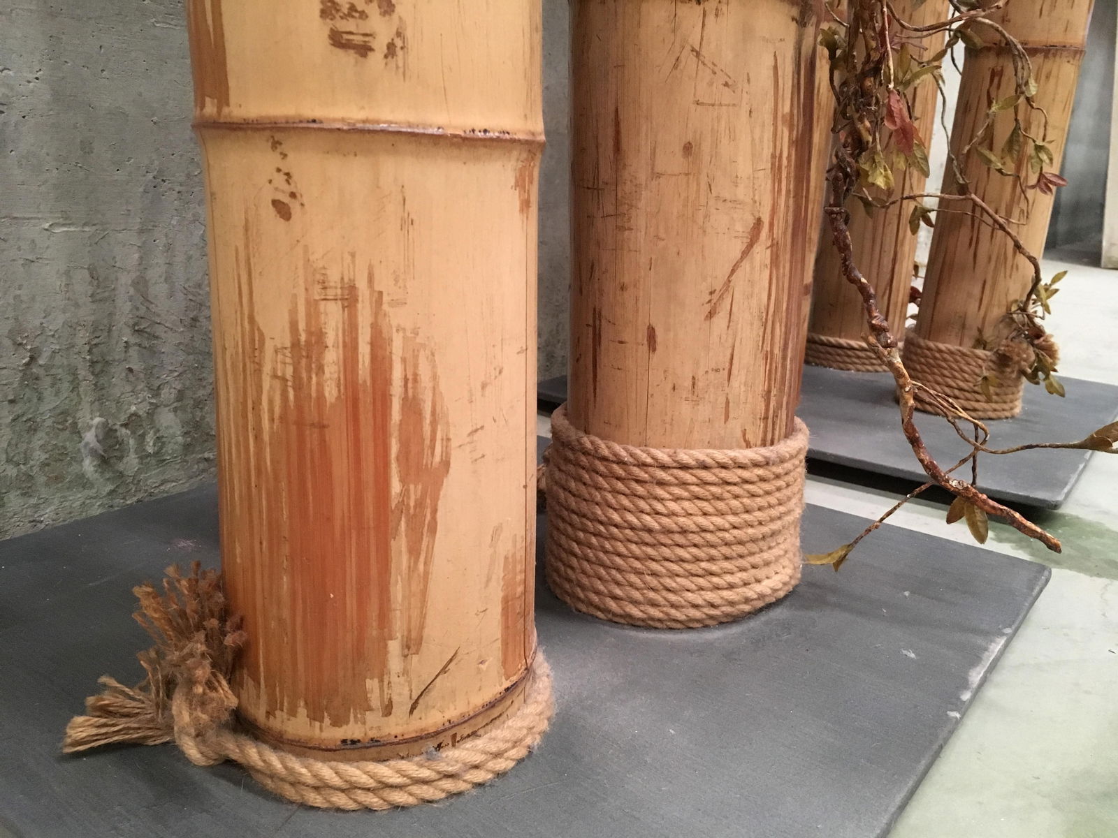 Pair of 20th Century Asian Decorated Columns With Vines, Leaves - 10
