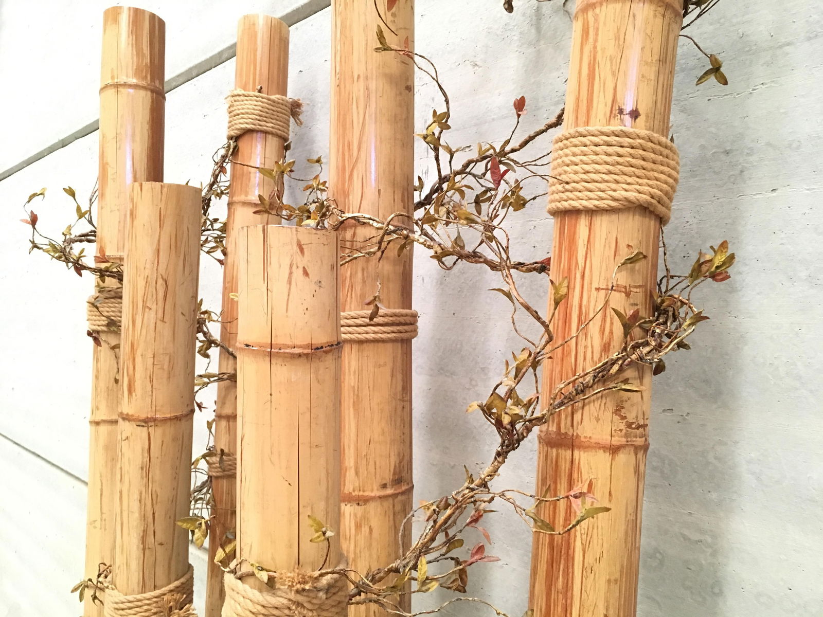 Pair of 20th Century Asian Decorated Columns With Vines, Leaves - 7