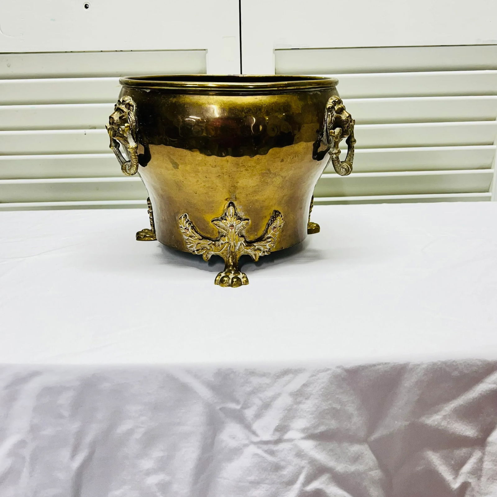 Rare Late 19th Century Imperial Russian Hand Hammered Brass Cachepot With Lion Head Mounts. - 4