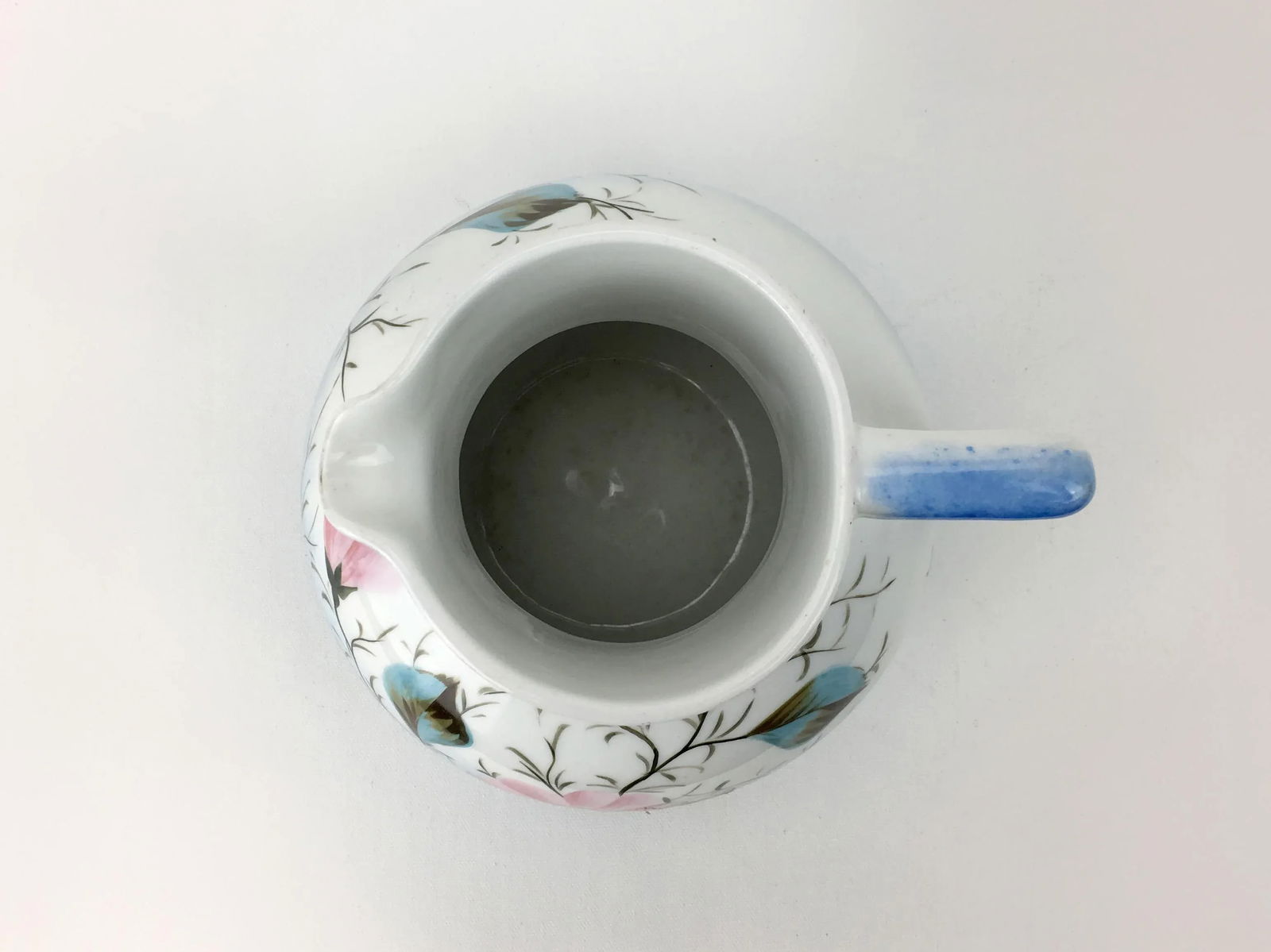 20th Century Traditional Blue & White Floral Pitcher - 3