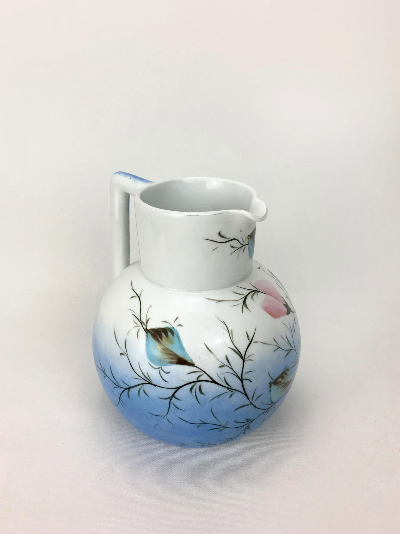 20th Century Traditional Blue & White Floral Pitcher - 4