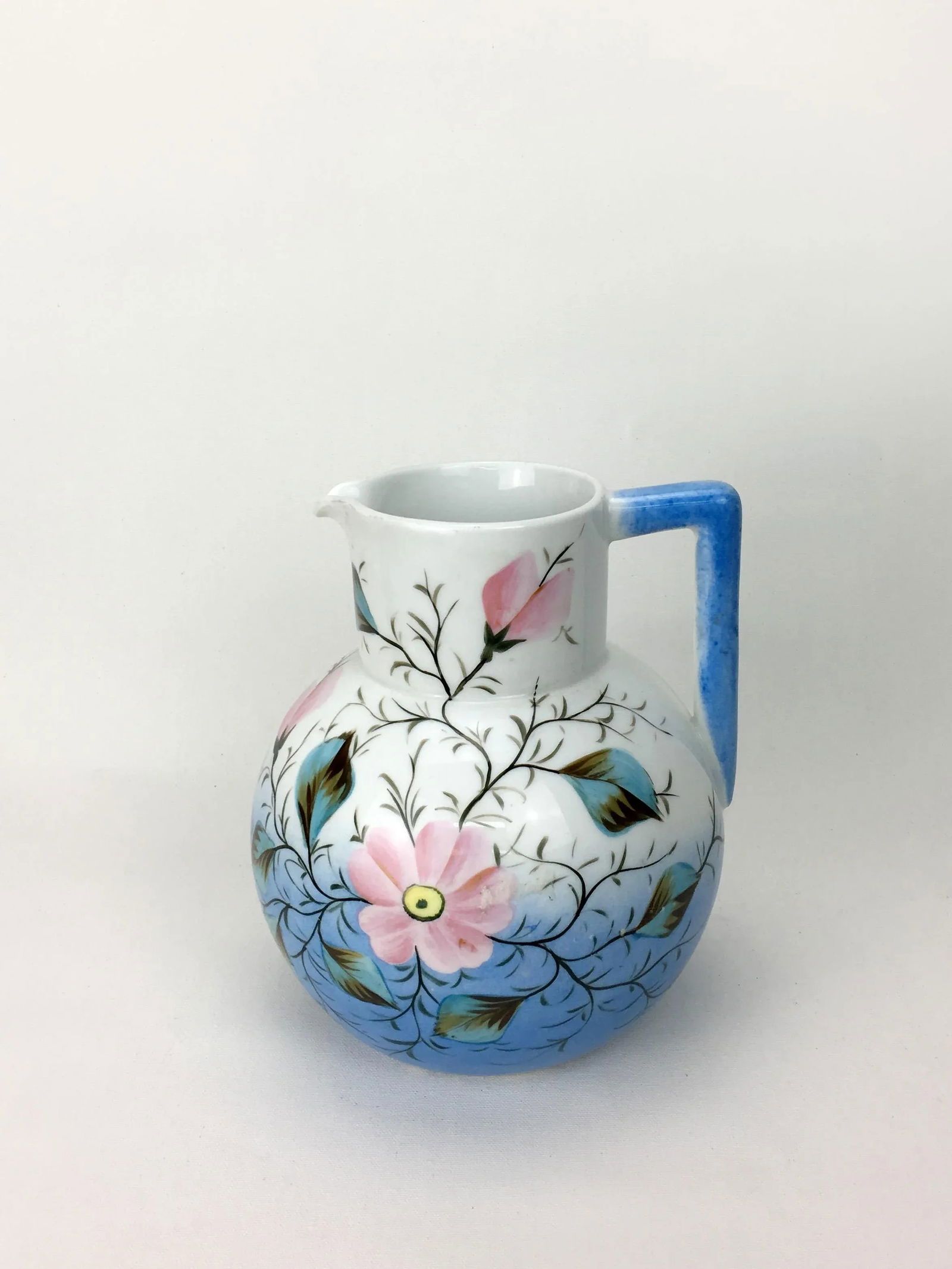 20th Century Traditional Blue & White Floral Pitcher - 5