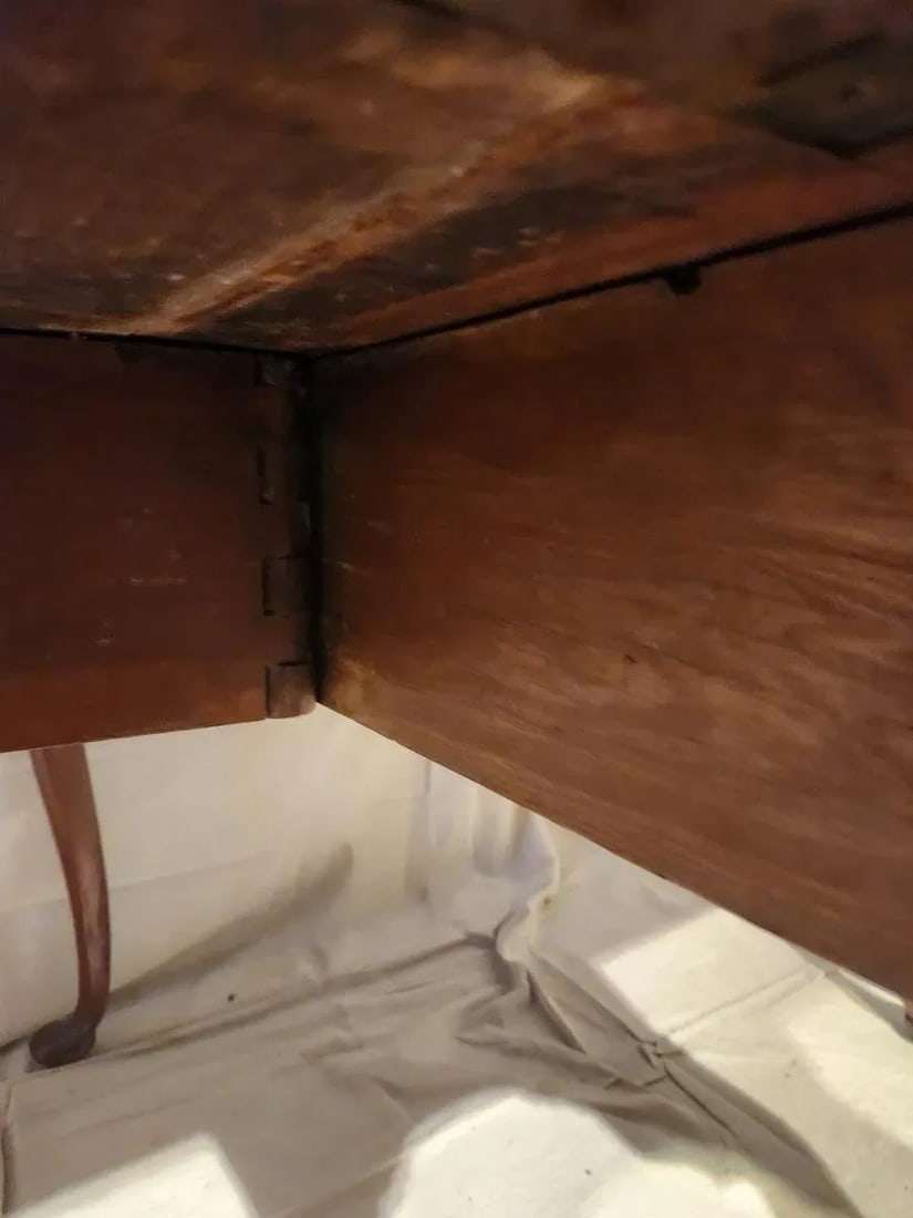 Mid 18th Century Antique Mahogany Drop Leaf Table. - 10