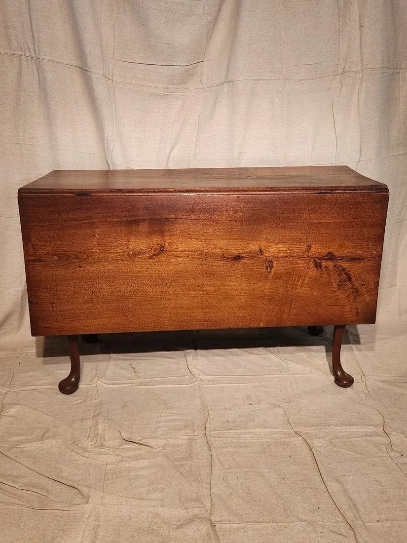 Mid 18th Century Antique Mahogany Drop Leaf Table. - 2