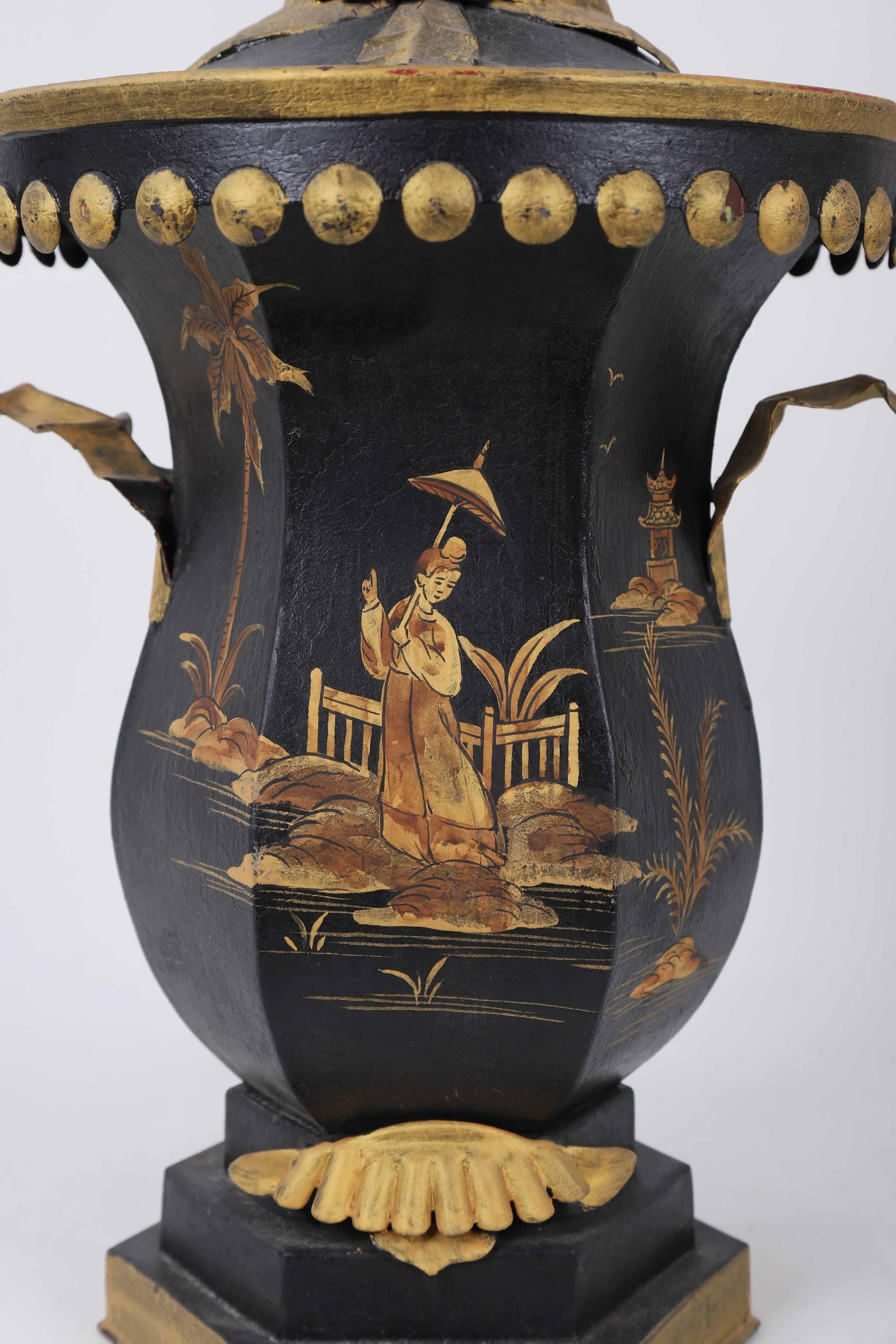 20th Century Chinese 3d Design Pagoda Lamp - 4