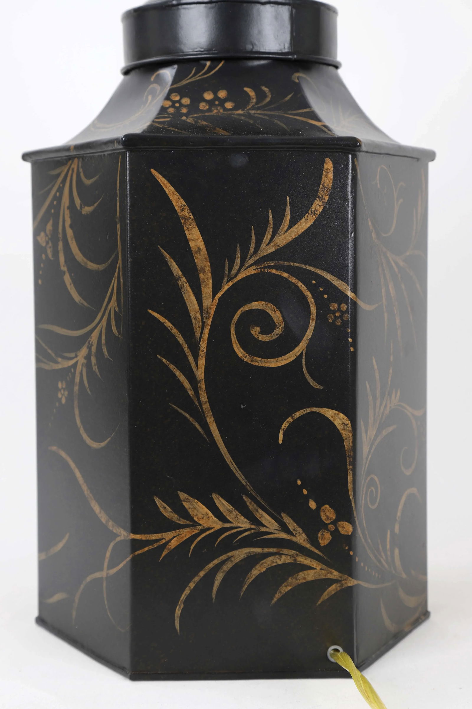 Vintage Famille Rose Hexagon Style Tea Caddy Lamp - 3