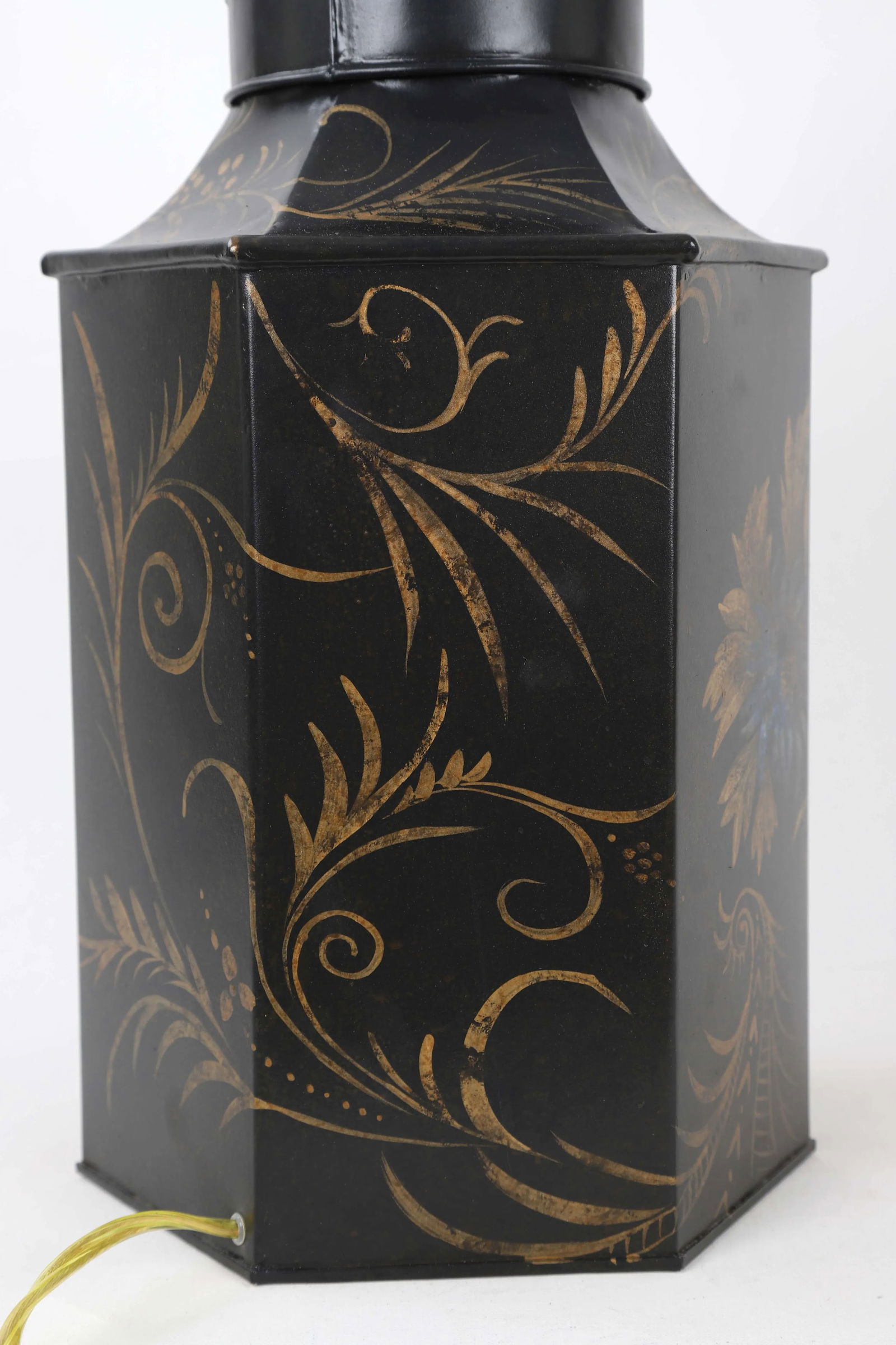 Vintage Famille Rose Hexagon Style Tea Caddy Lamp - 7