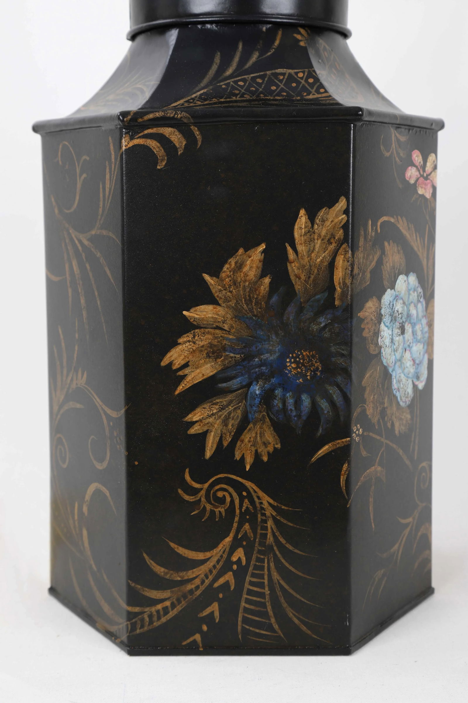 Vintage Famille Rose Hexagon Style Tea Caddy Lamp - 8