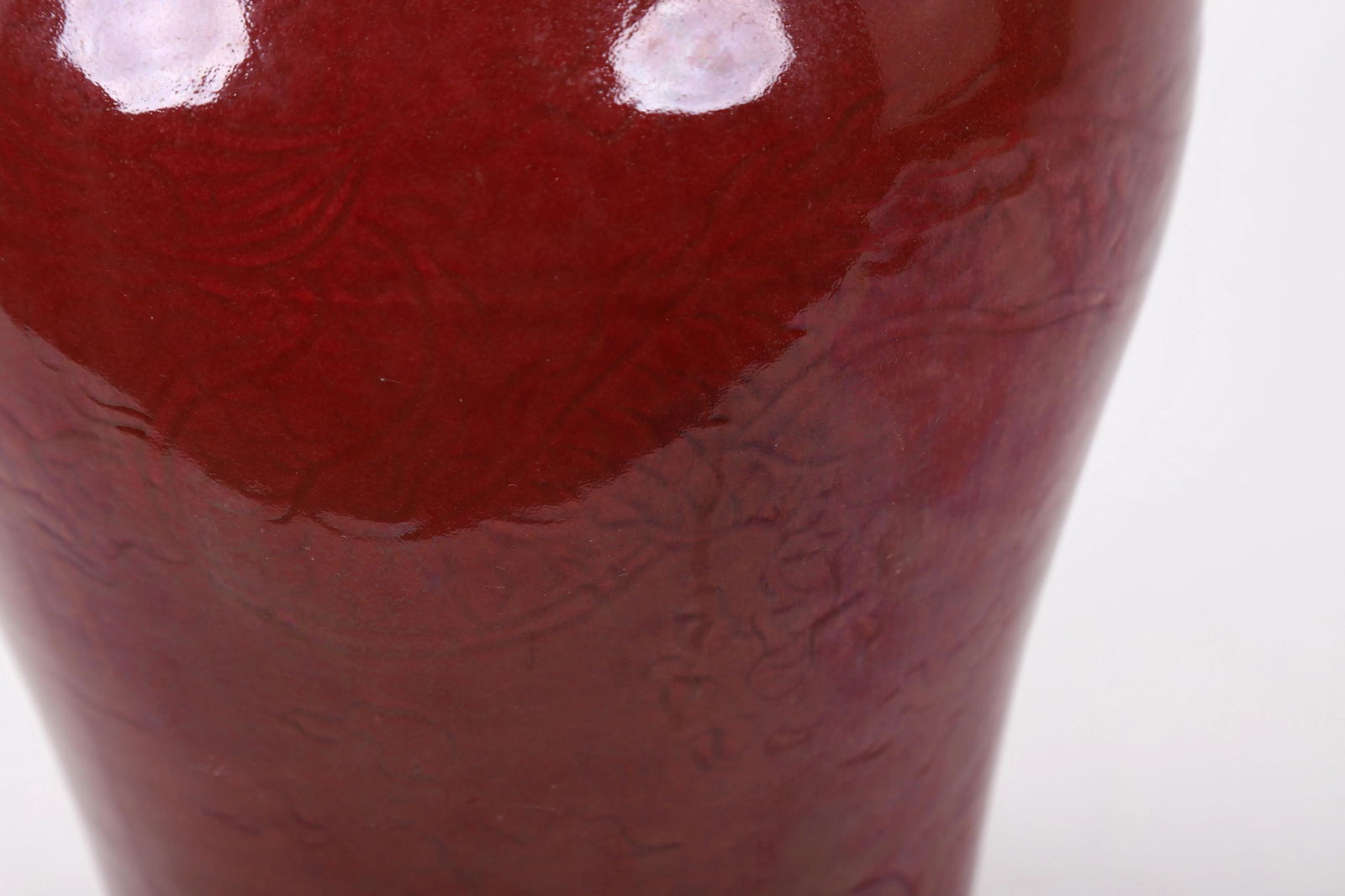 20th-Century Chinese Red-Glazed Vase - 10