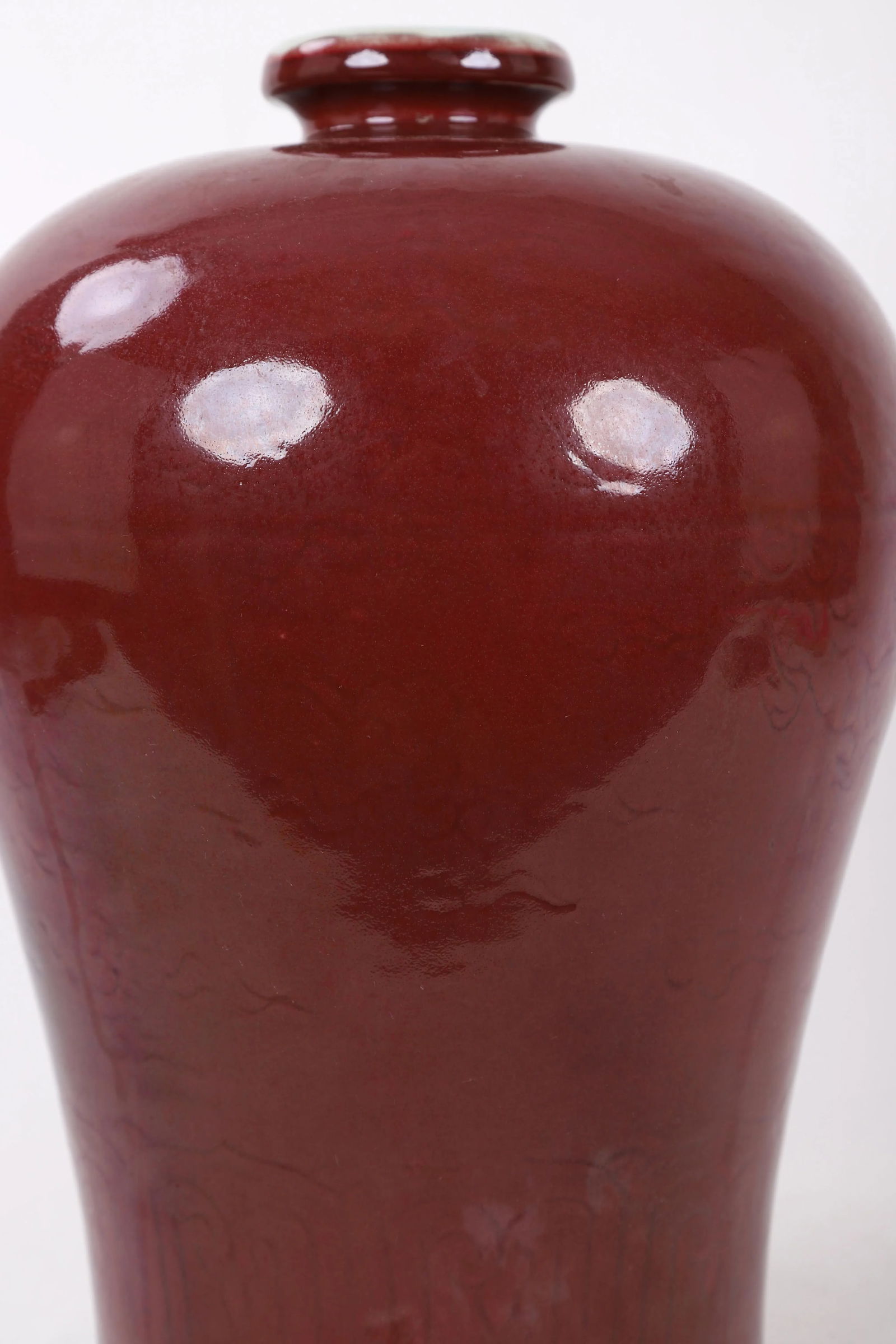 20th-Century Chinese Red-Glazed Vase - 3