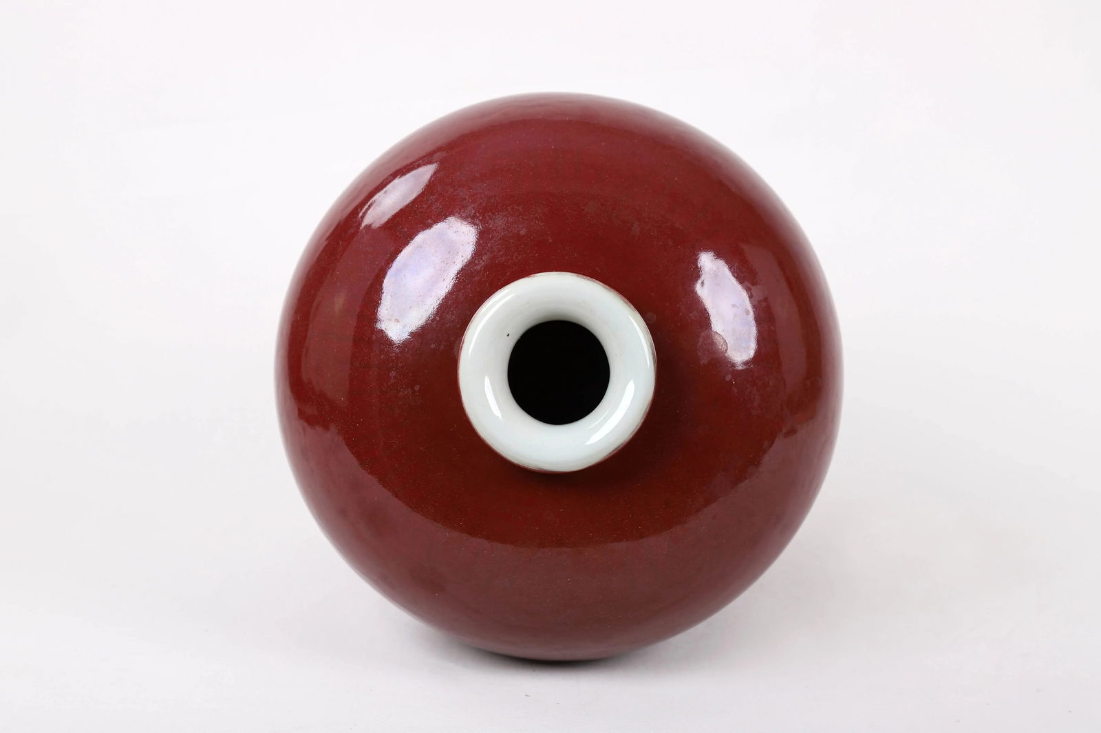 20th-Century Chinese Red-Glazed Vase - 5