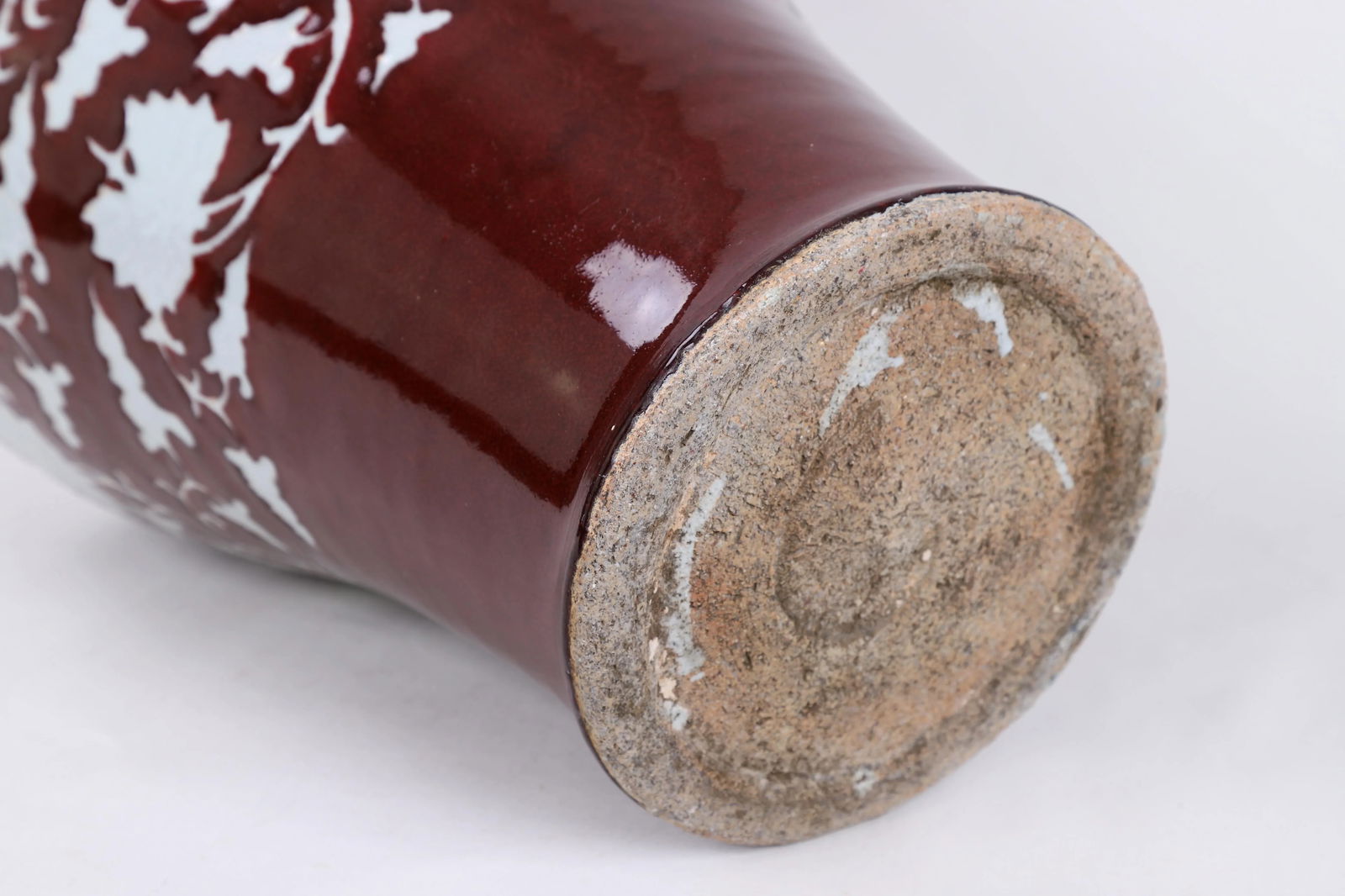 Early 20th-Century Chinese Red-Glazed Vase With Carved White Phoenix and Floral Motifs. - 12
