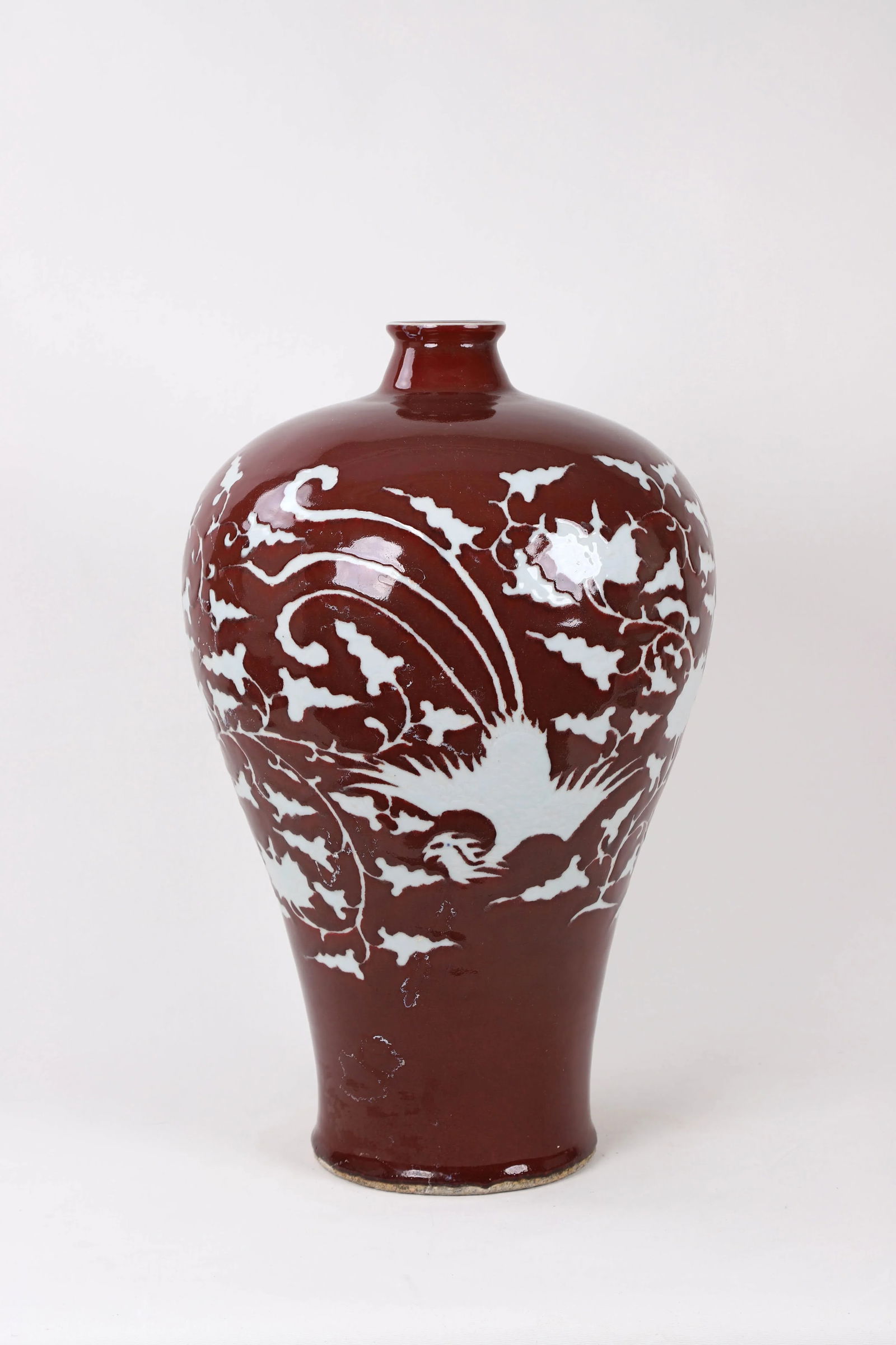 Early 20th-Century Chinese Red-Glazed Vase With Carved White Phoenix and Floral Motifs. - 3