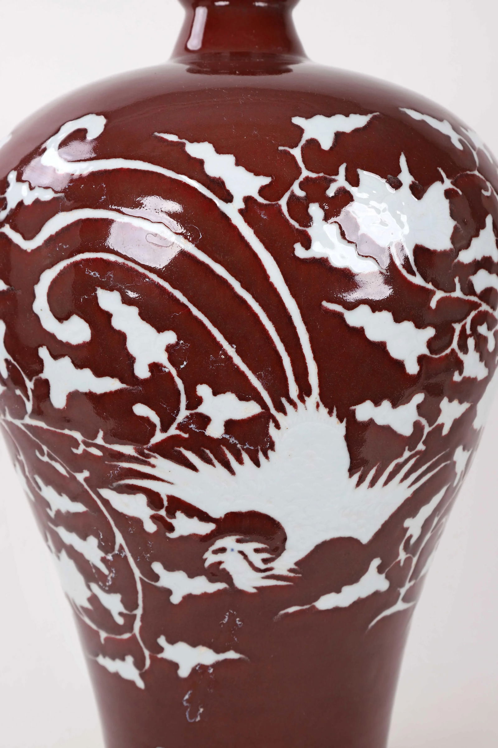 Early 20th-Century Chinese Red-Glazed Vase With Carved White Phoenix and Floral Motifs. - 5