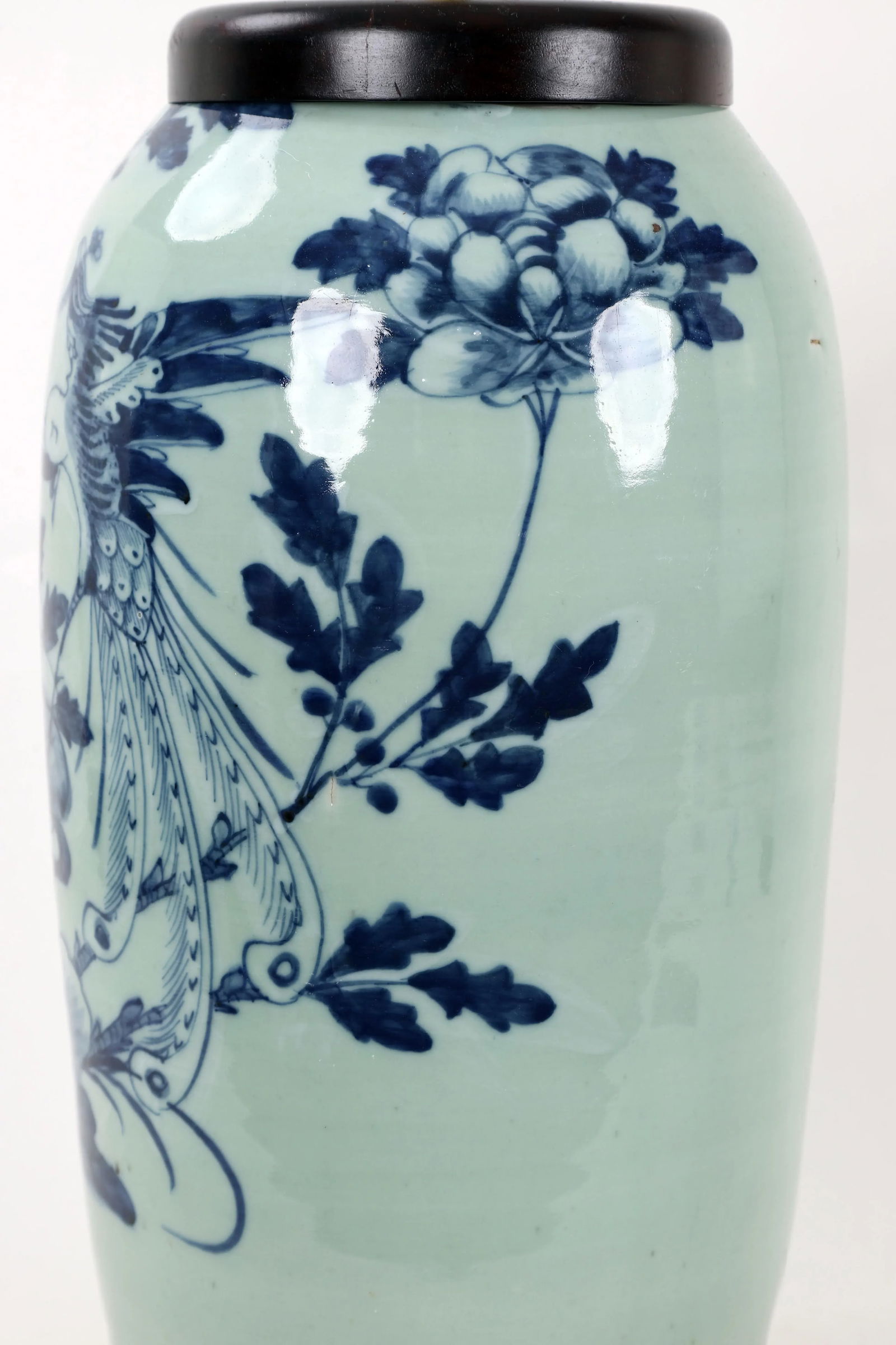 19 Century Double Bulb Pull Chain Celadon Blue and White Bird Motif Porcelain Lamp - 4