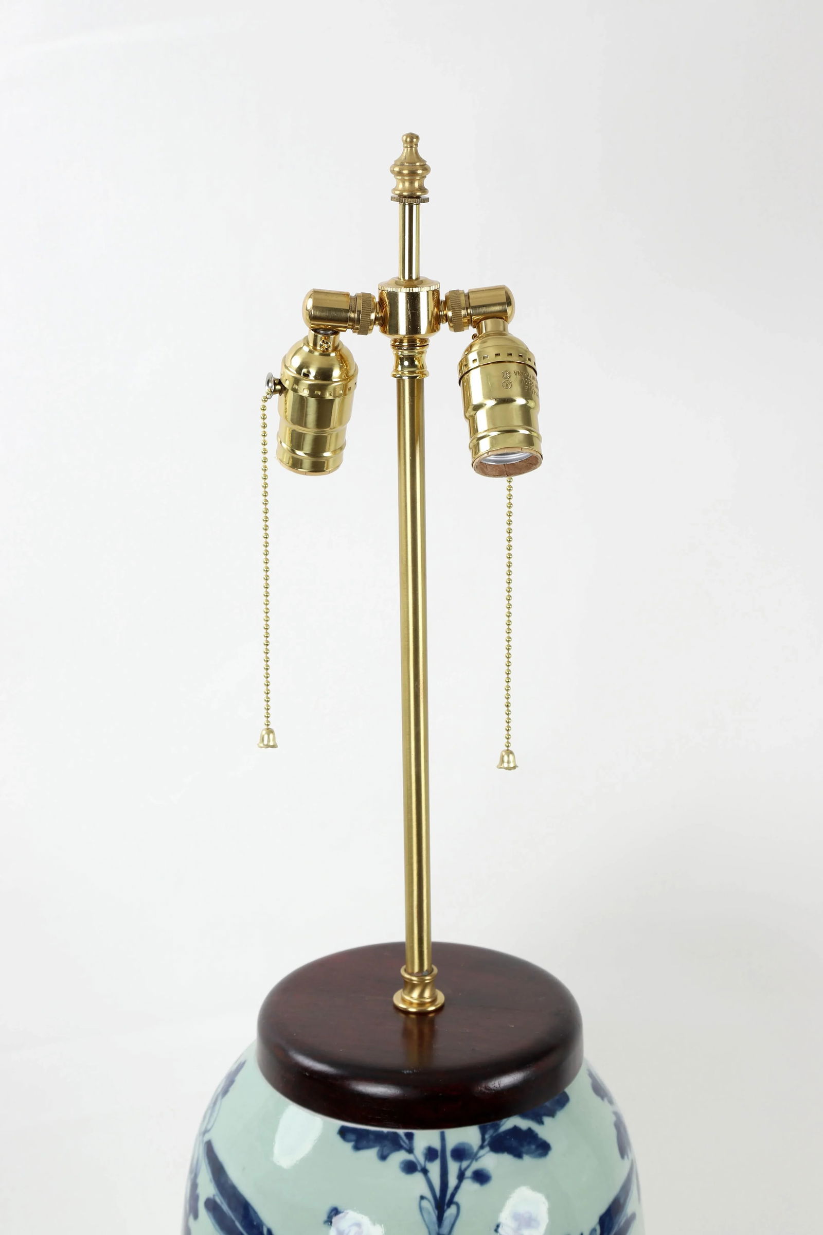 19 Century Double Bulb Pull Chain Celadon Blue and White Bird Motif Porcelain Lamp - 5