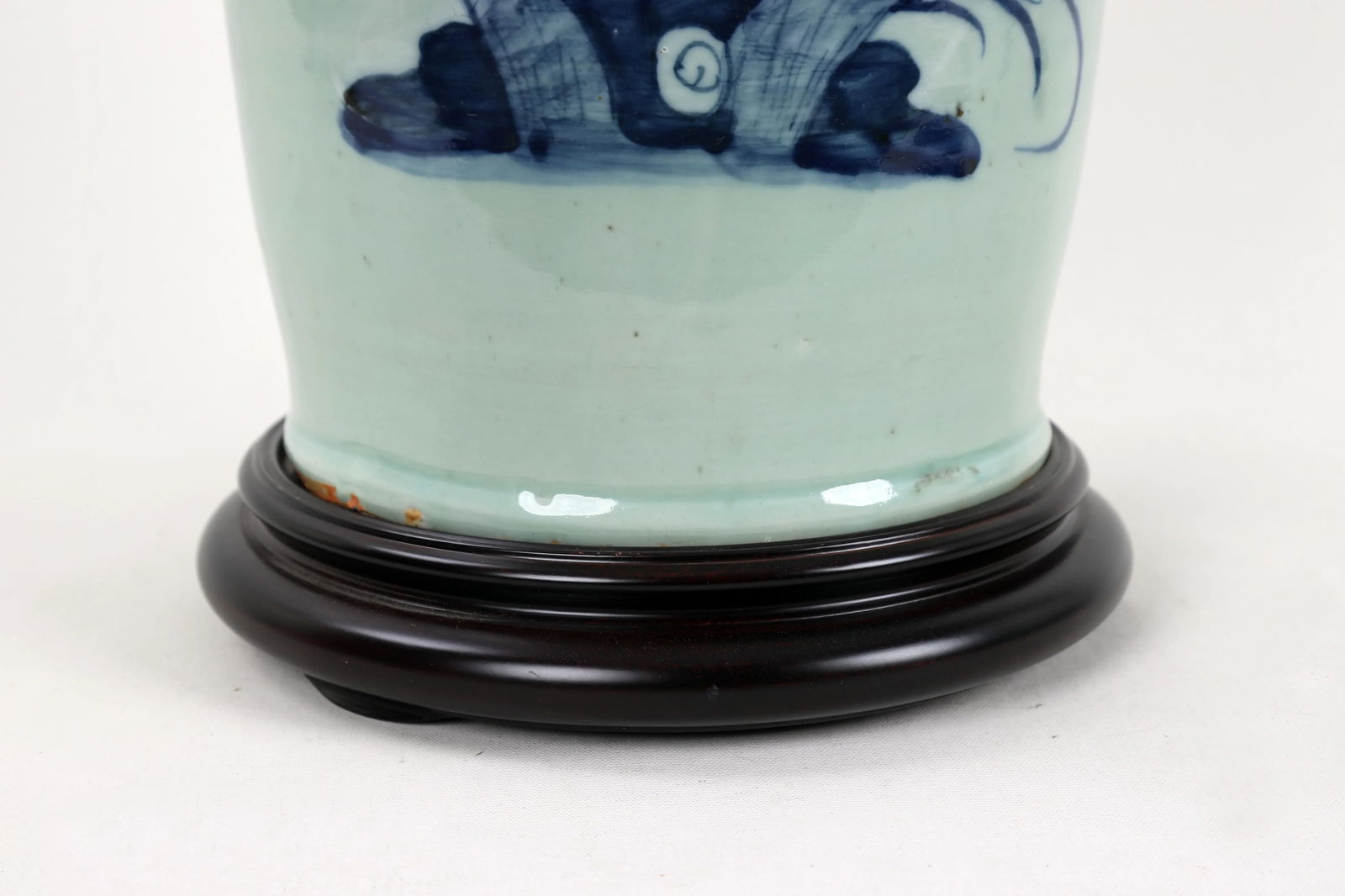 19 Century Double Bulb Pull Chain Celadon Blue and White Bird Motif Porcelain Lamp - 7