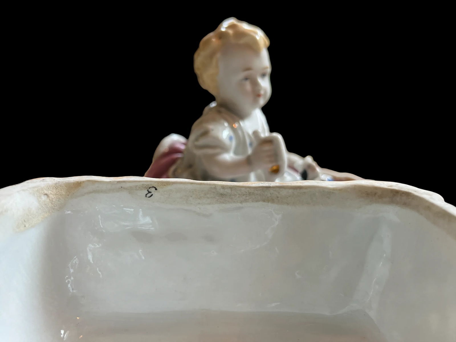 Antique 1880s Porcelain Fairing Trinket Memento Box Baby in Basket - 8