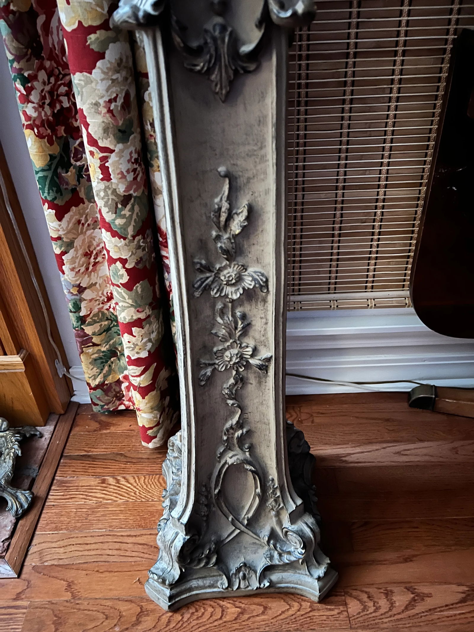 Vintage French Baroque Style Pedestal - 6