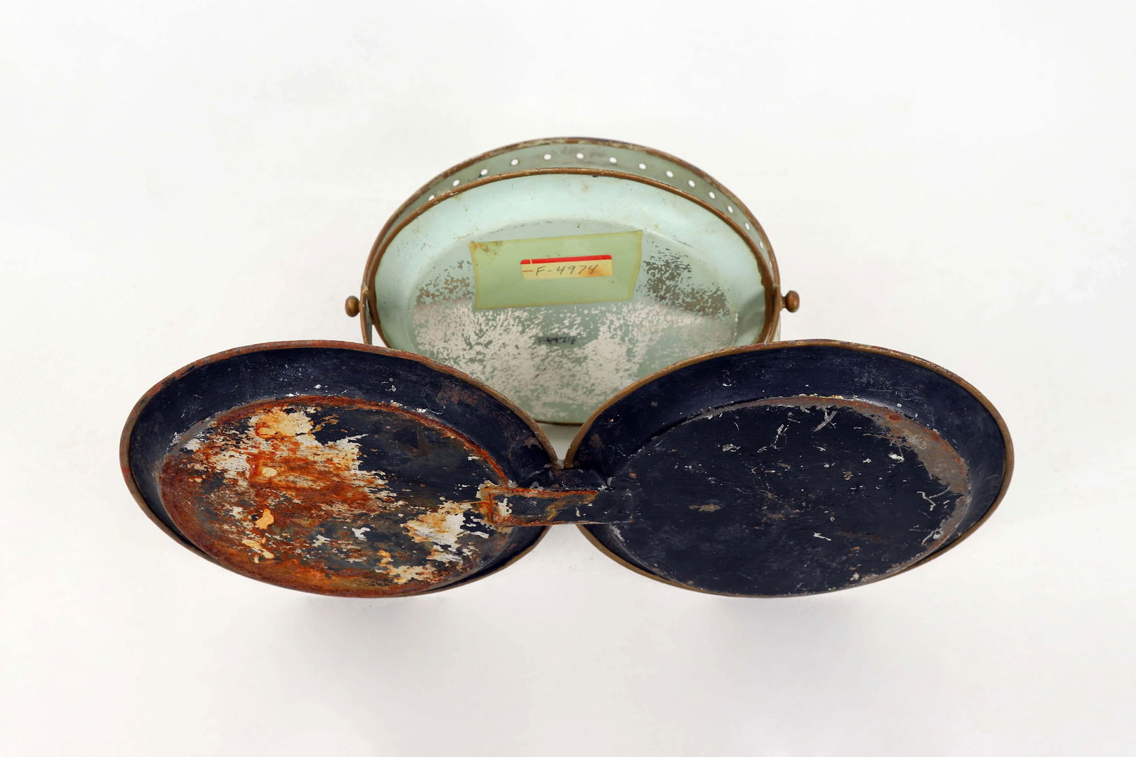 Vintage 3 Plate Tray Decorated in Flower Bouquets And - 4