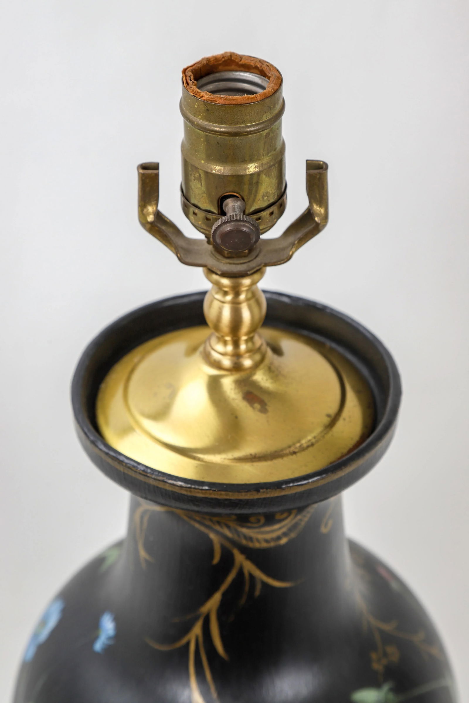 Early 20th Century Vintage Porcelain Vase Lamp - 8