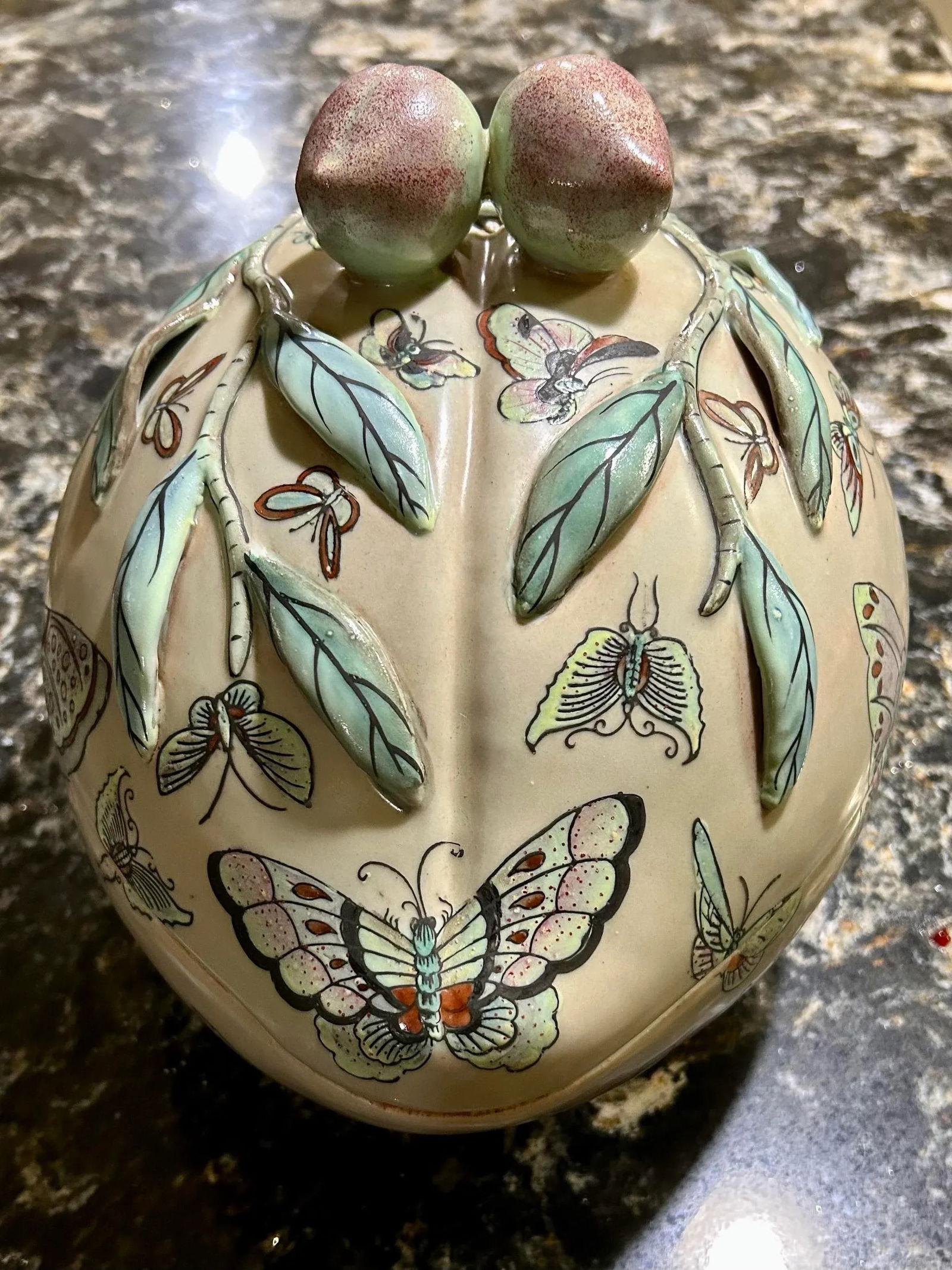 Antique 19th Century Chinese Porcelain Tabletop Ware, With Soft Pastel Colors in the Famille Rose Pa - 4