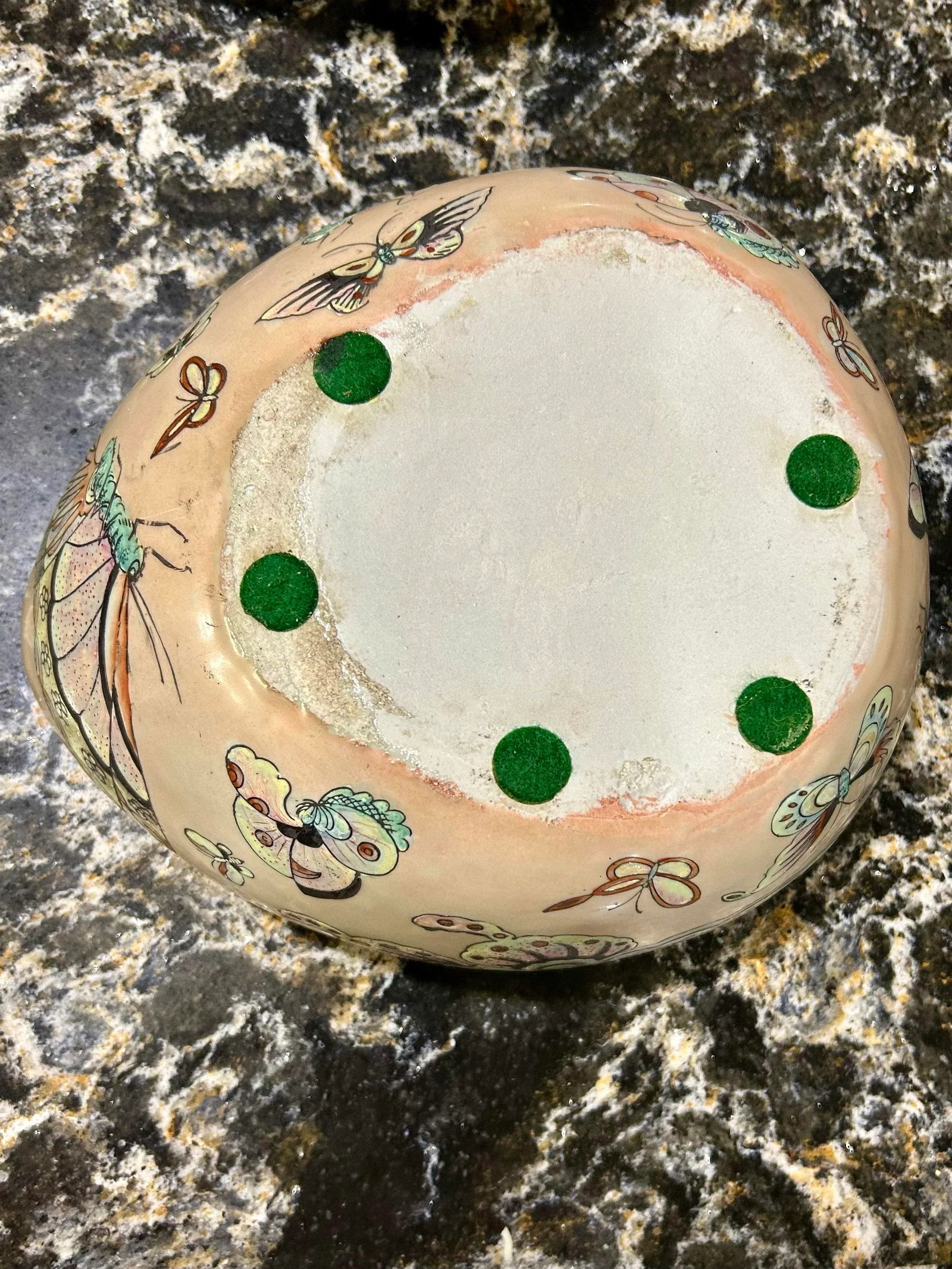 Antique 19th Century Chinese Porcelain Tabletop Ware, With Soft Pastel Colors in the Famille Rose Pa - 9