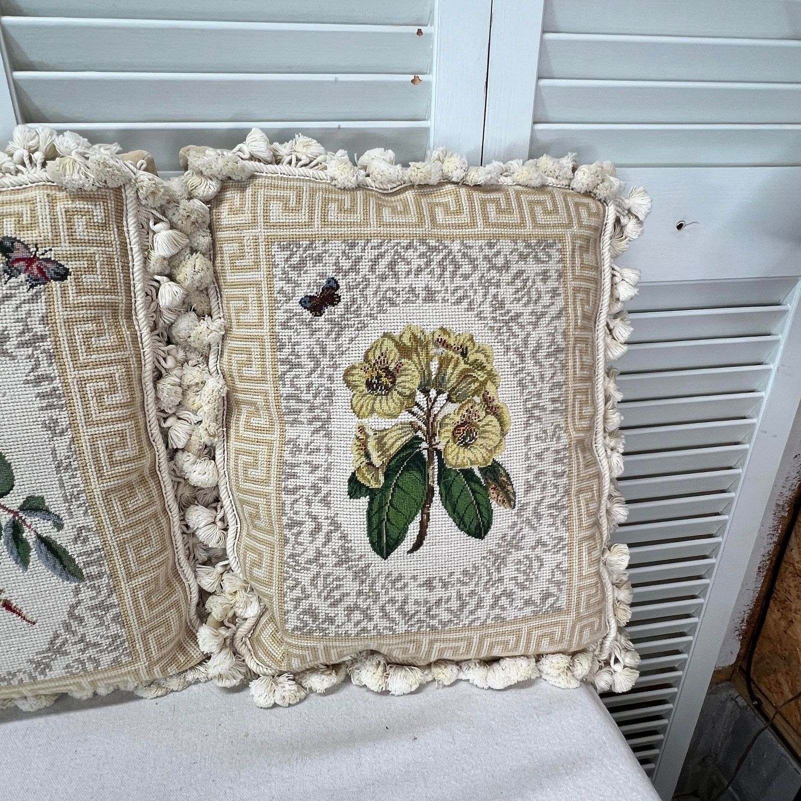 Vintage Needlepoint Petite Point Botanical Greek Key Border Floral Center Tassel Trim Down Filled Pi - 2