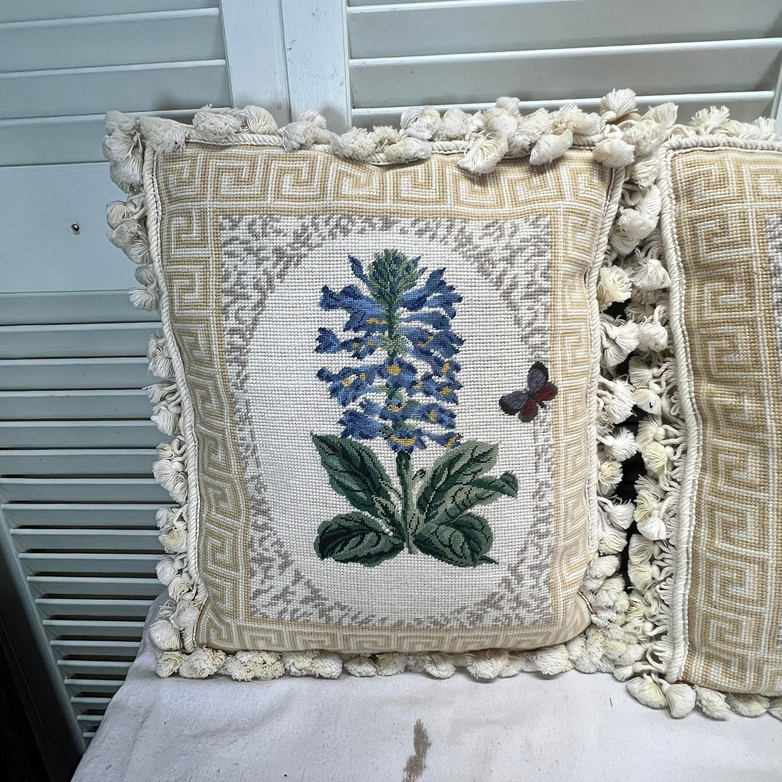 Vintage Needlepoint Petite Point Botanical Greek Key Border Floral Center Tassel Trim Down Filled Pi - 4