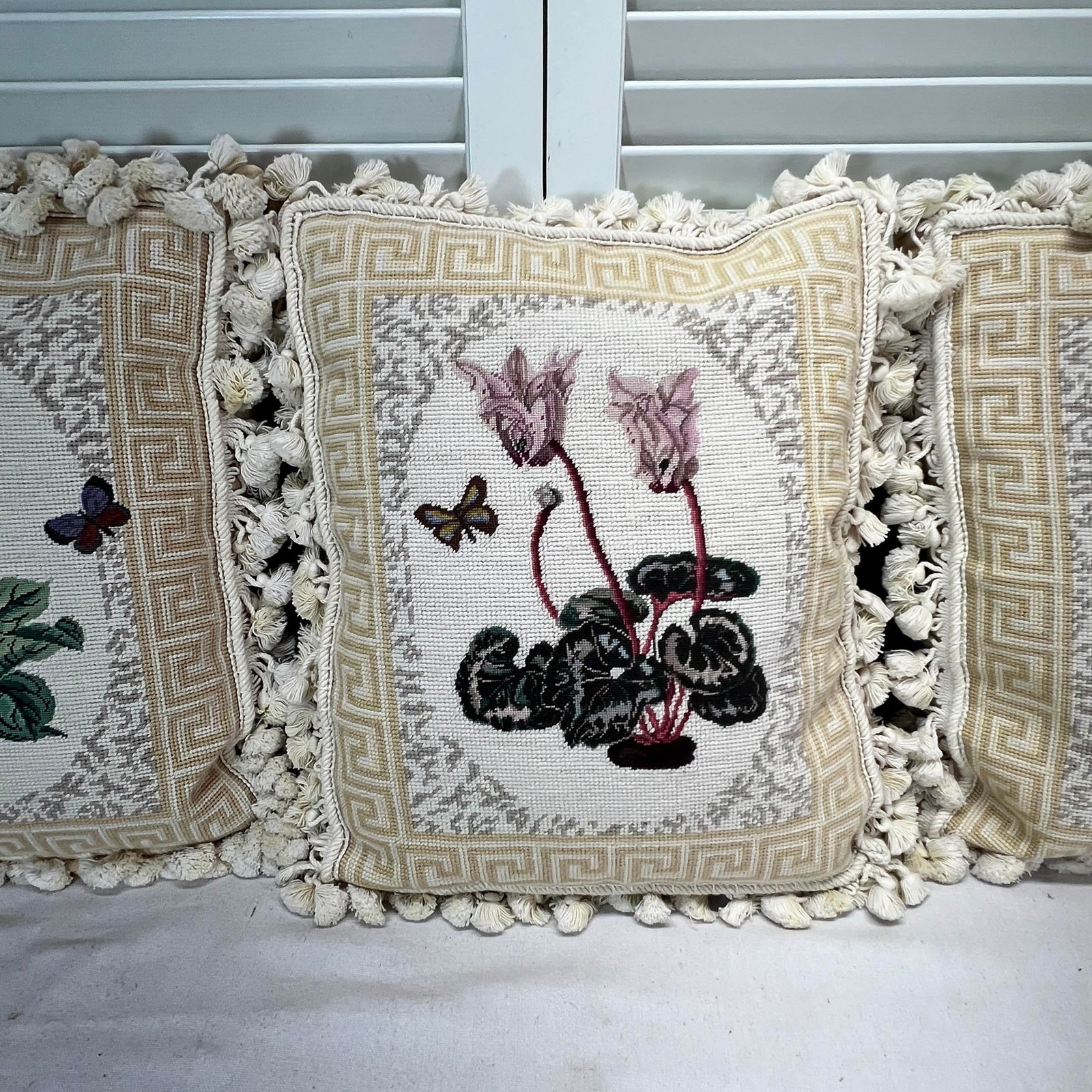 Vintage Needlepoint Petite Point Botanical Greek Key Border Floral Center Tassel Trim Down Filled Pi - 5