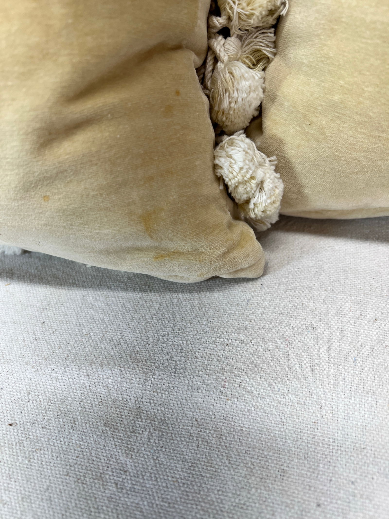 Vintage Needlepoint Petite Point Botanical Greek Key Border Floral Center Tassel Trim Down Filled Pi - 8