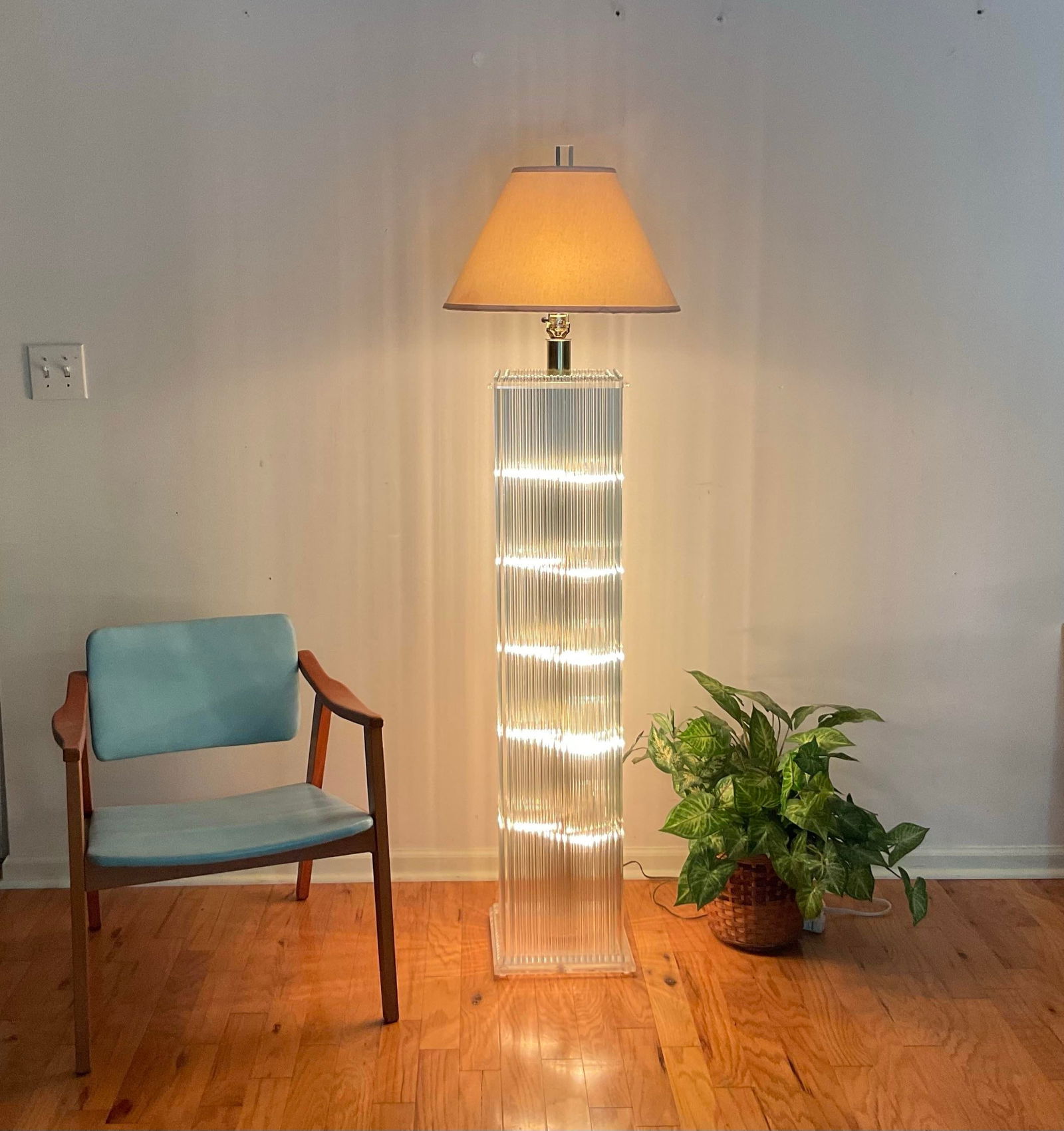 Mid-Century Lucite and Glass Rod Monumental Floor Lamp Attributed to Gaetano Sciolari, Circa 1970 - 12