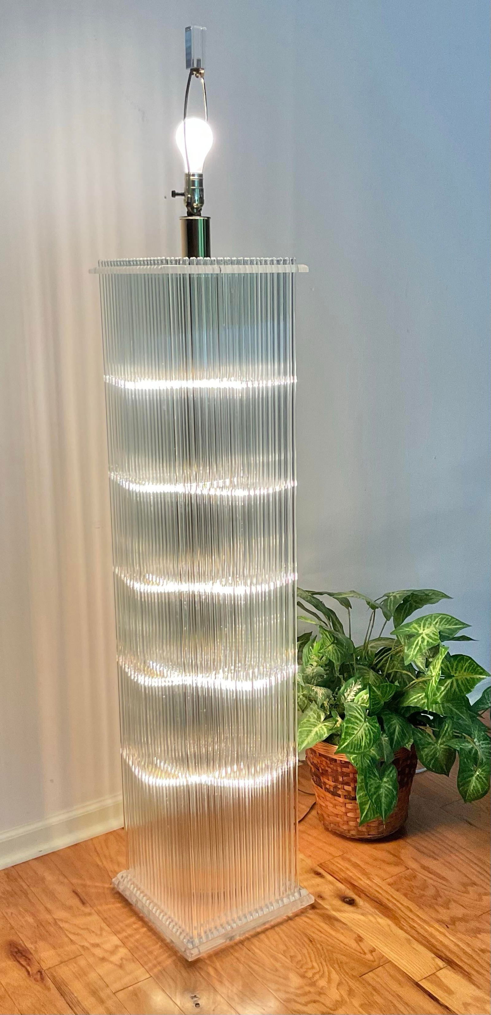 Mid-Century Lucite and Glass Rod Monumental Floor Lamp Attributed to Gaetano Sciolari, Circa 1970 - 2