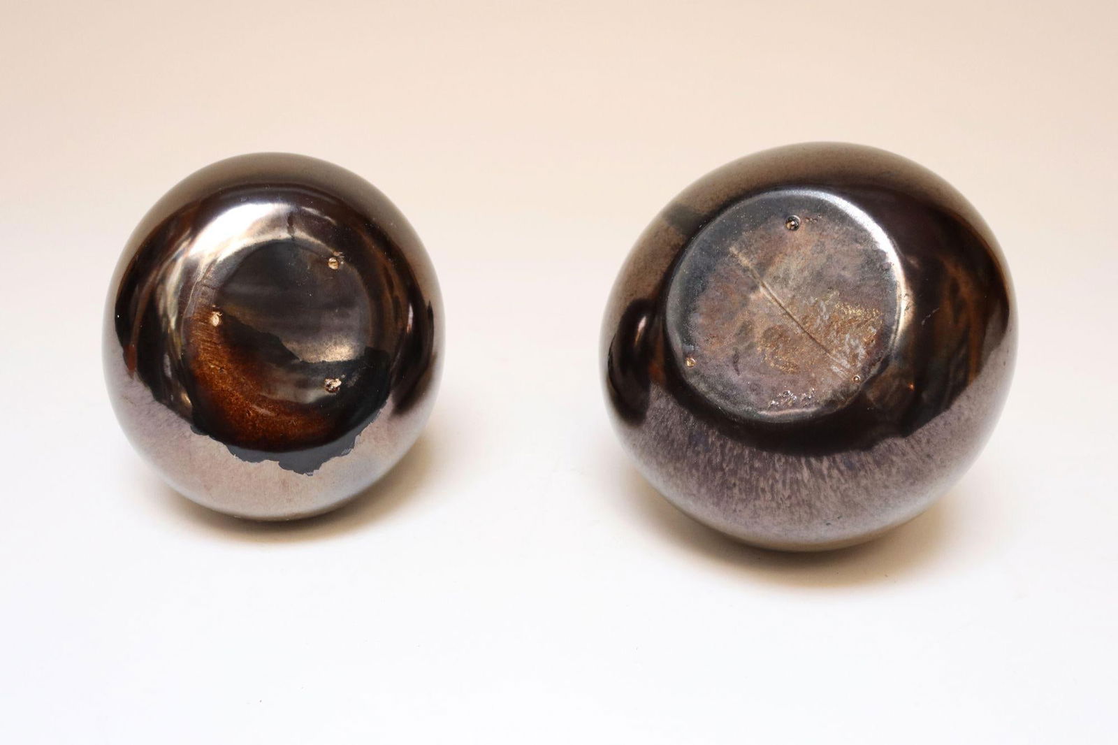 Set of Two Vintage Eva Zeisel Ceramic "Town and Country" Pitchers for Red Wing - 5