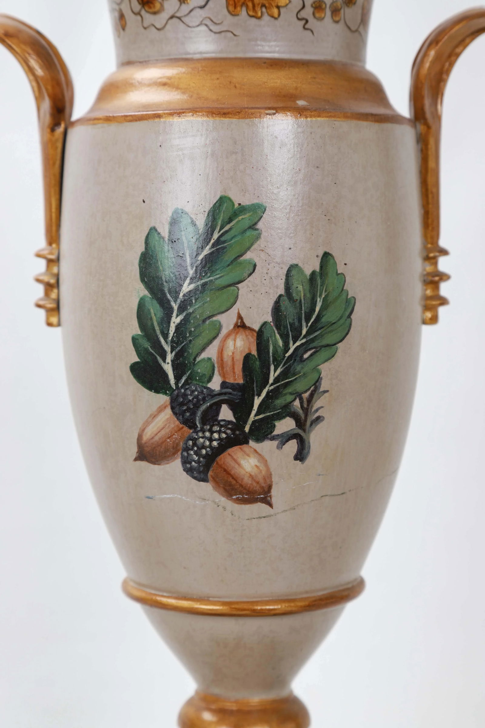 Vintage Cream and Gold Squirrel and Acorns Trophy Cup Lamp - 7