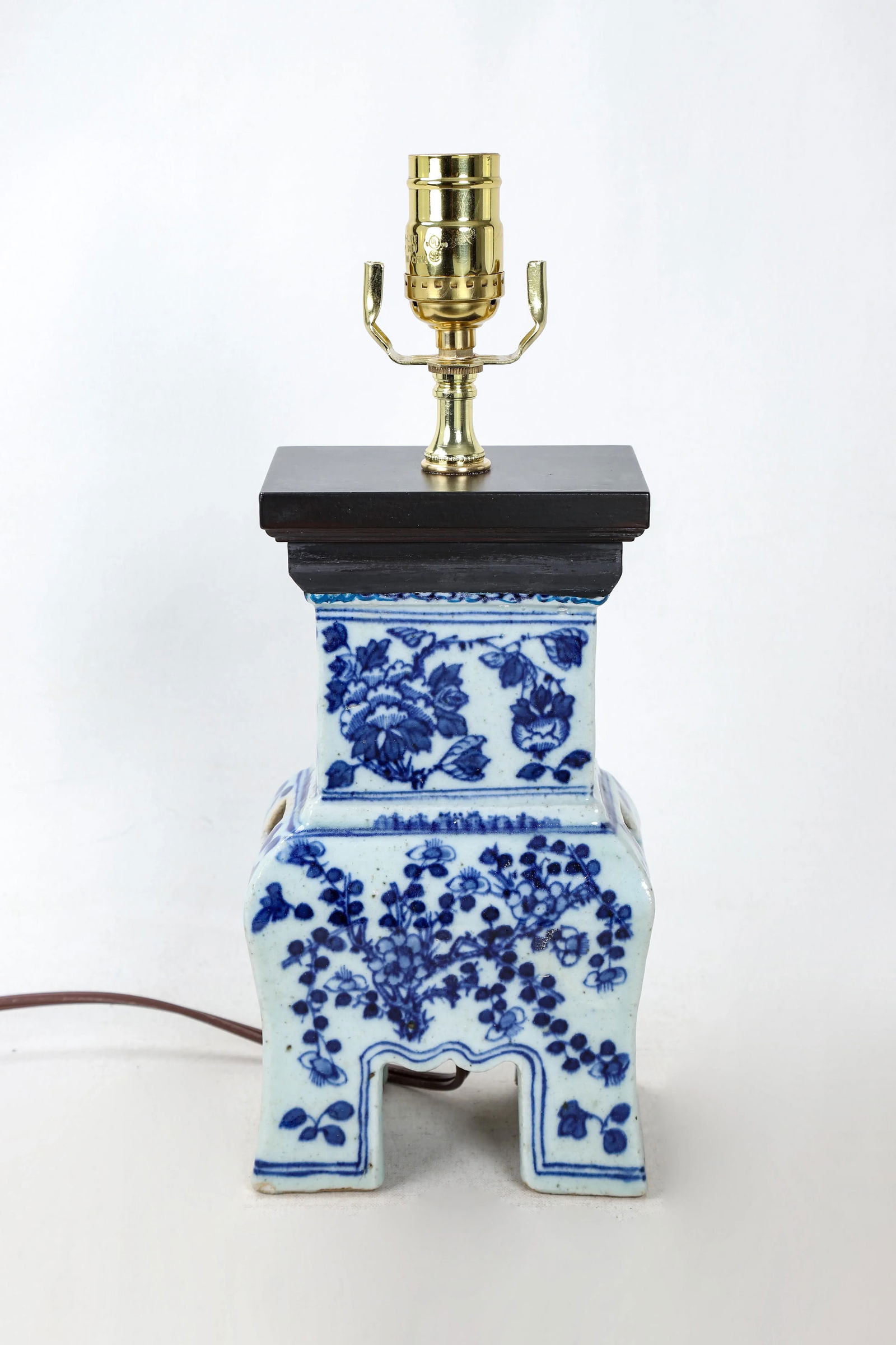 Vintage Blue and White Porcelain Bell Bottom Incense Burner Lamp - 7