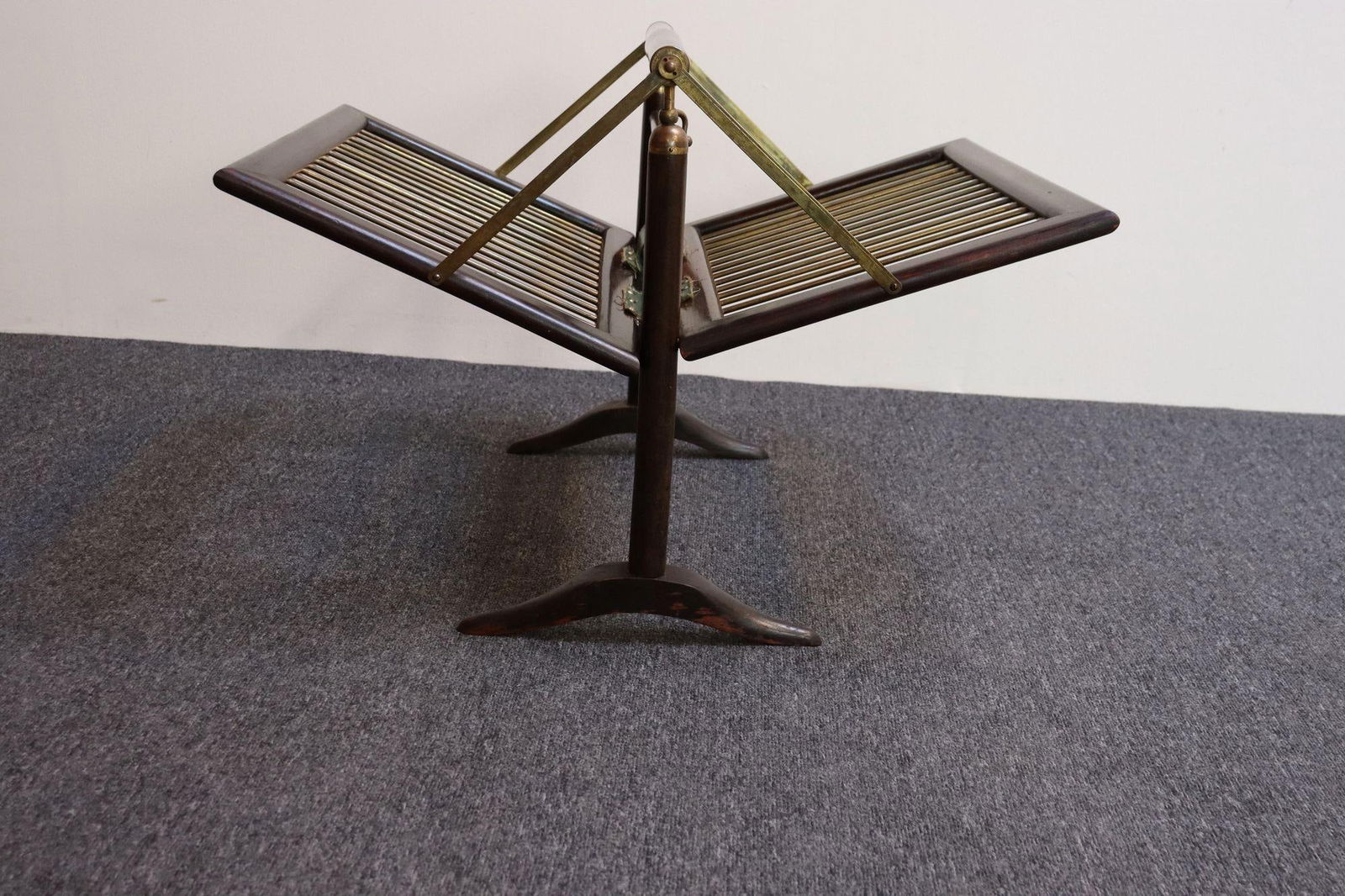 Vintage Italian Mahogany and Brass Collapsible Magazine Rack by Cesare Lacca - 4