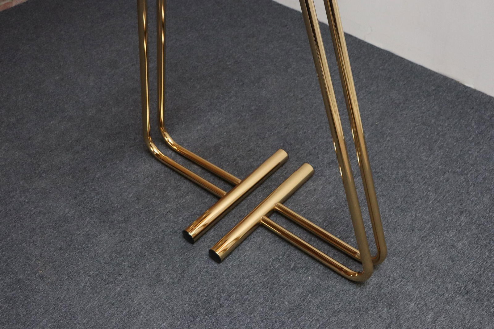 Pair of Vintage Italian Valets / Dress Boys in Polished Brass and Lacquered Wood - 11