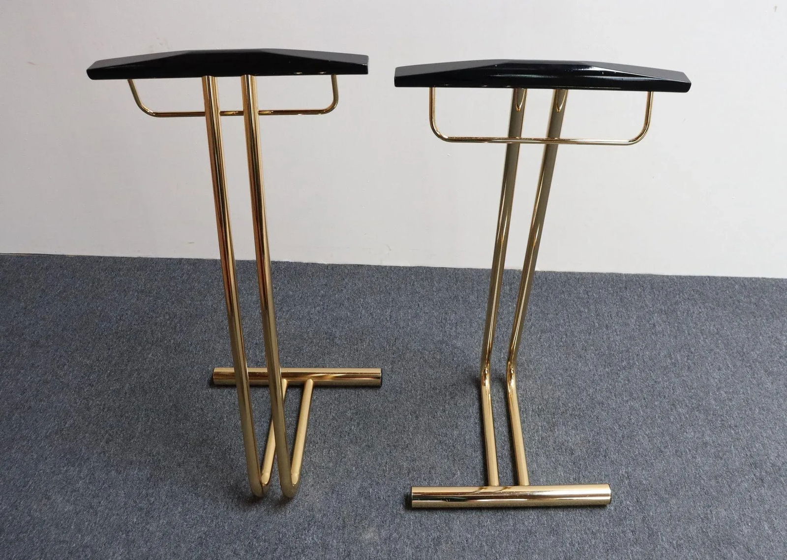 Pair of Vintage Italian Valets / Dress Boys in Polished Brass and Lacquered Wood - 5